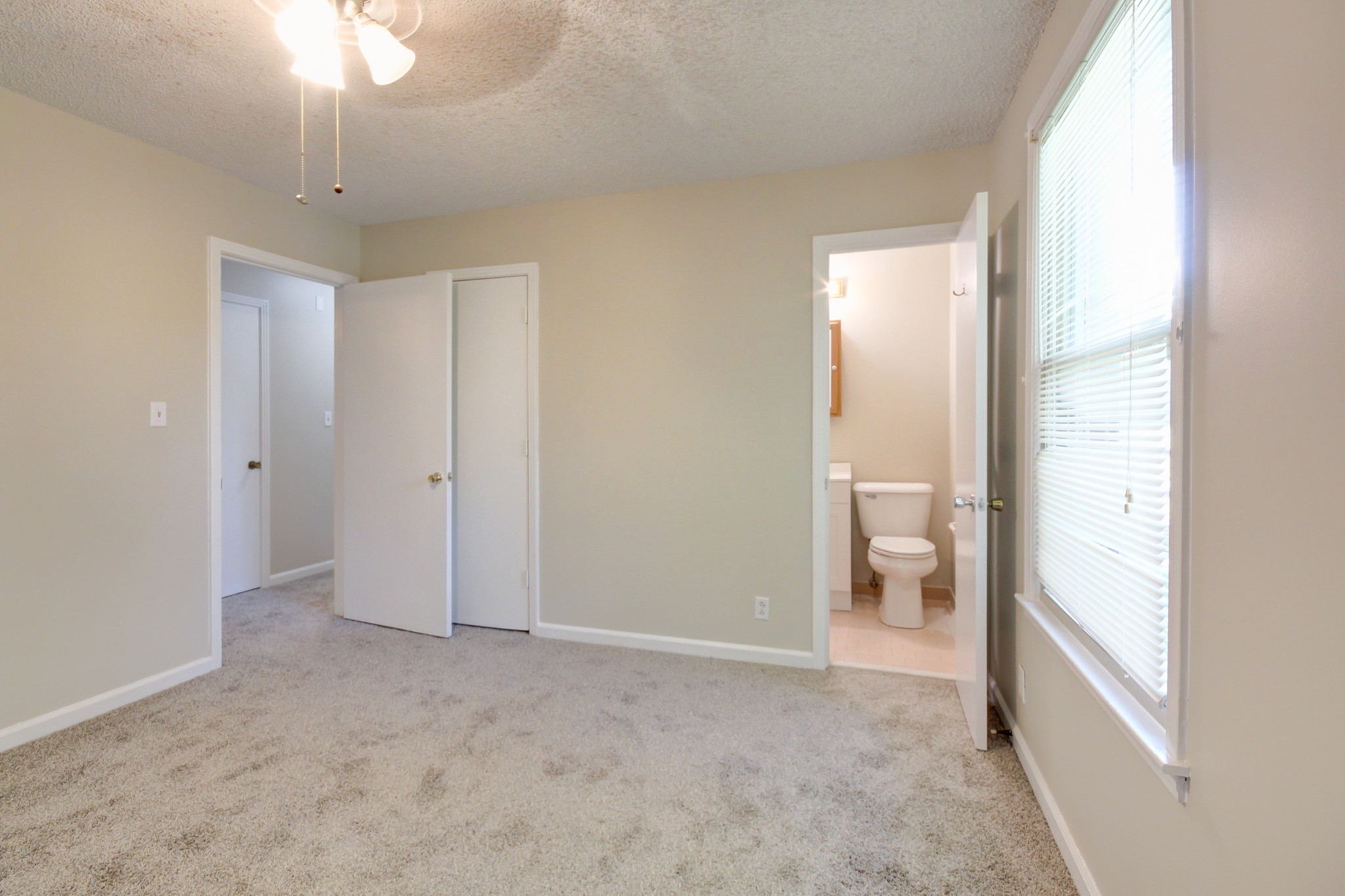 649 Chesterfield Cir Property Photo 29