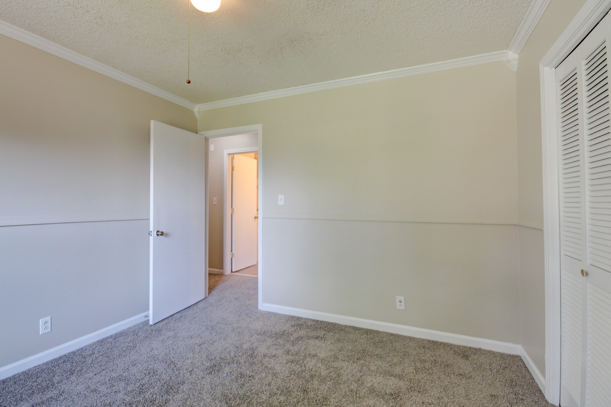 649 Chesterfield Cir Property Photo 32