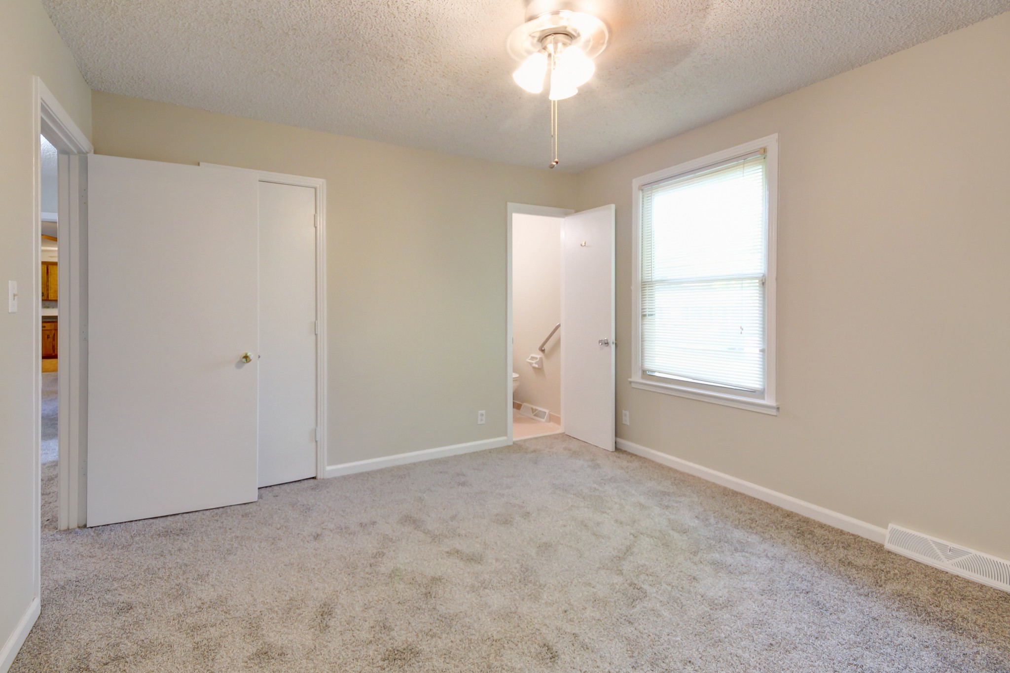 649 Chesterfield Cir Property Photo 35