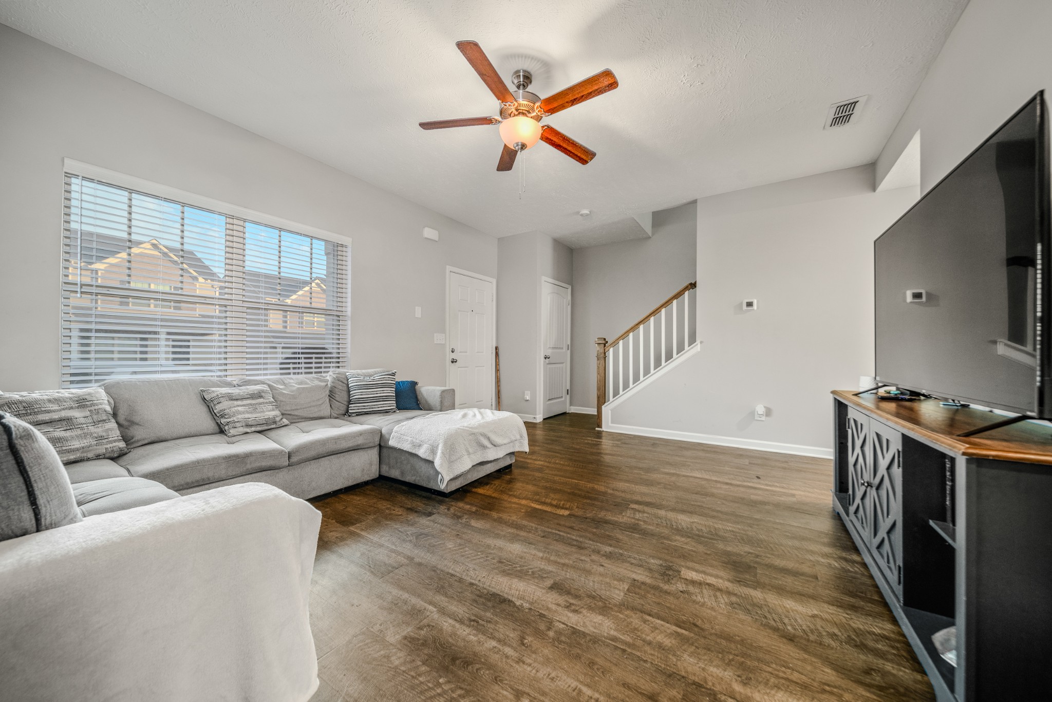 4113 Saddlecreek Way Property Photo 4