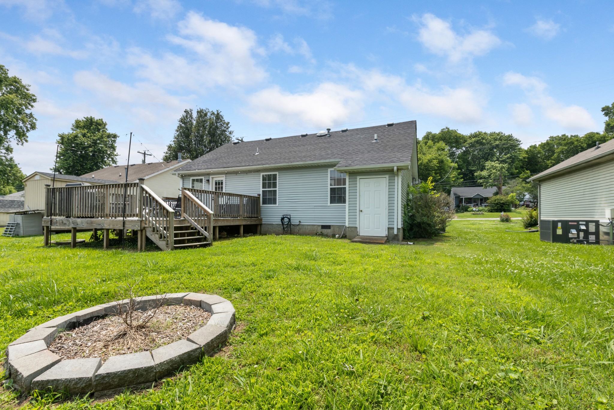 221 Pitts Ave Property Photo 8