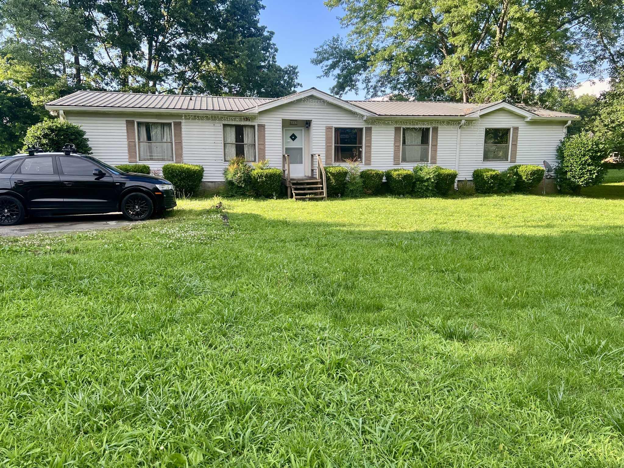 113 Holloway Dr Property Photo 1
