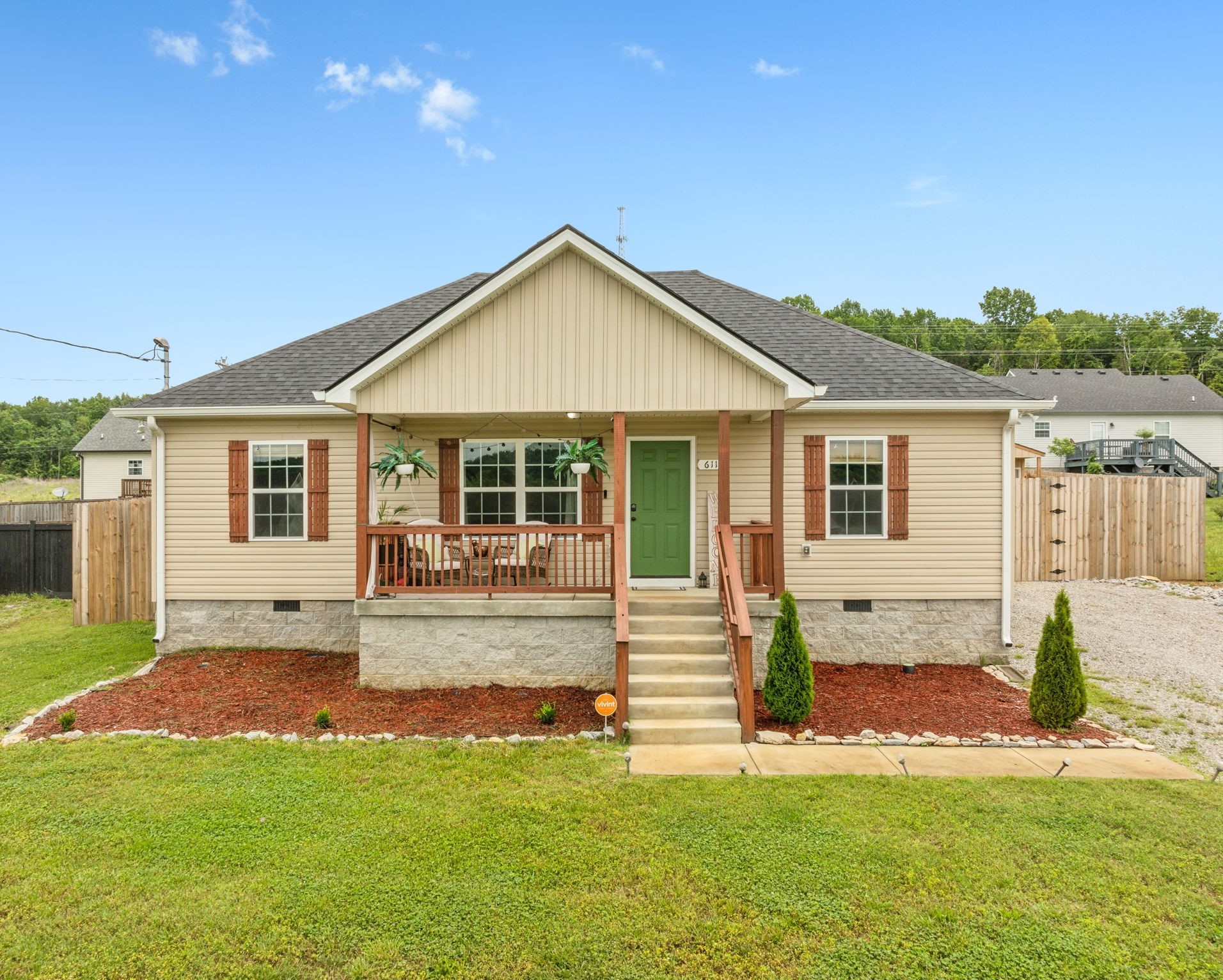 611 Annas Way Property Photo 1