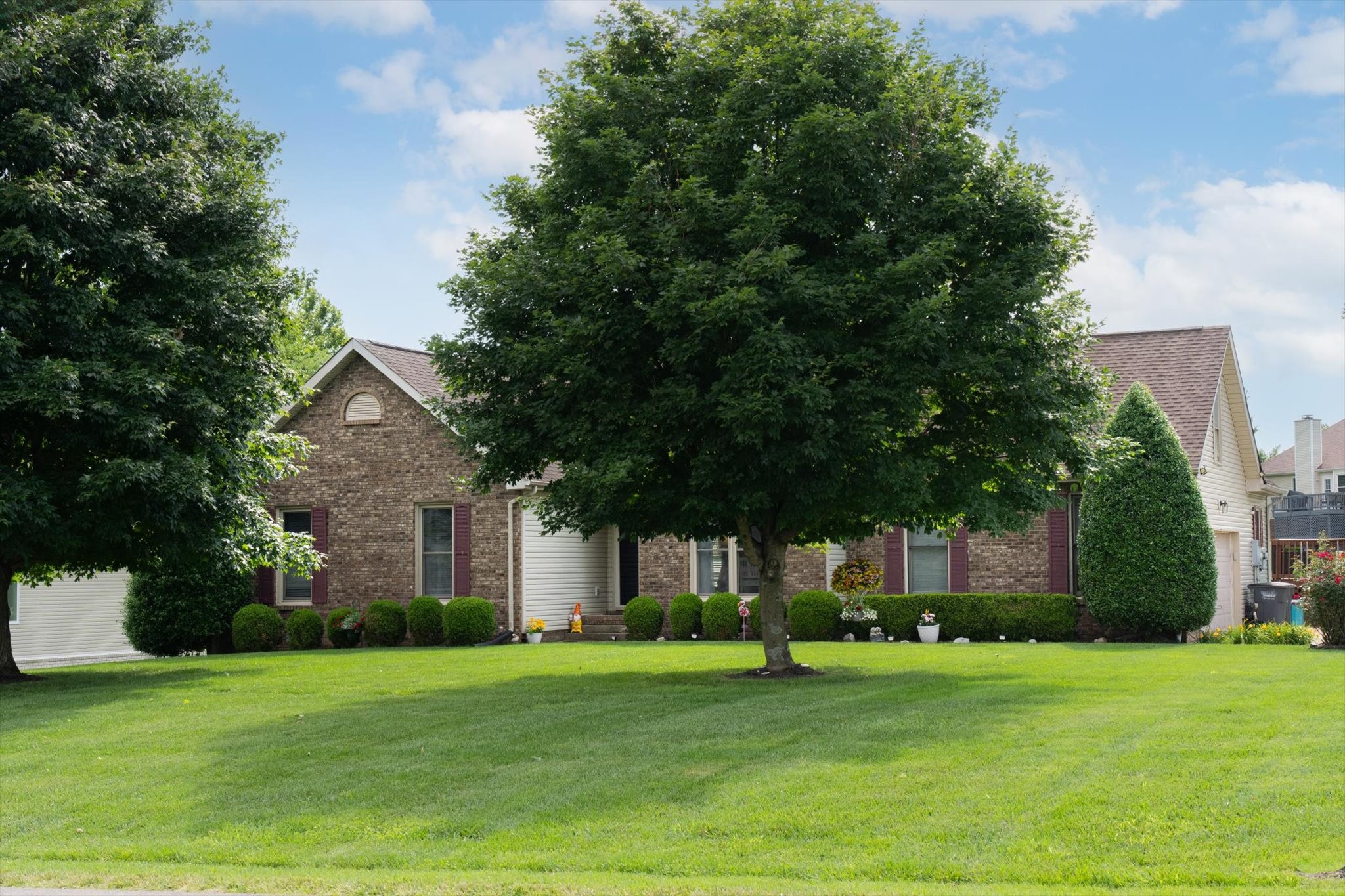 600 Fallbrook Ln Property Photo 4