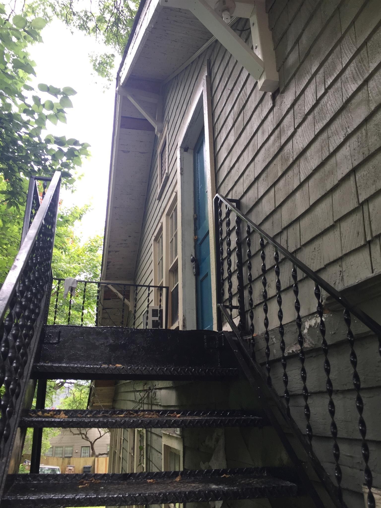 1714 Ashwood Ave Property Photo 2