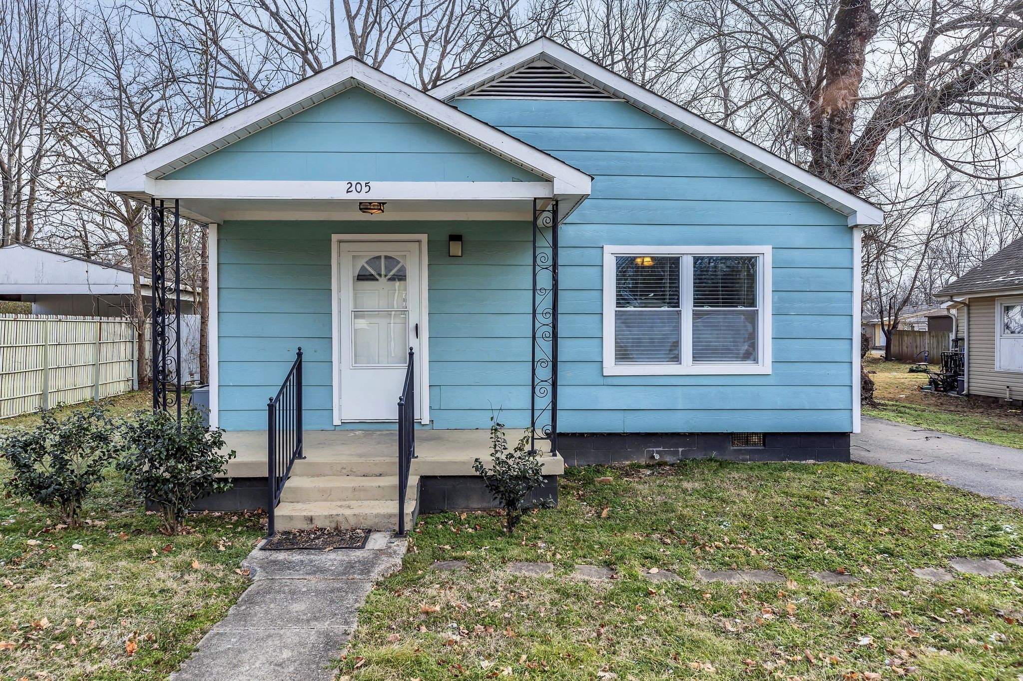 205 S Highland Ave Property Photo 1