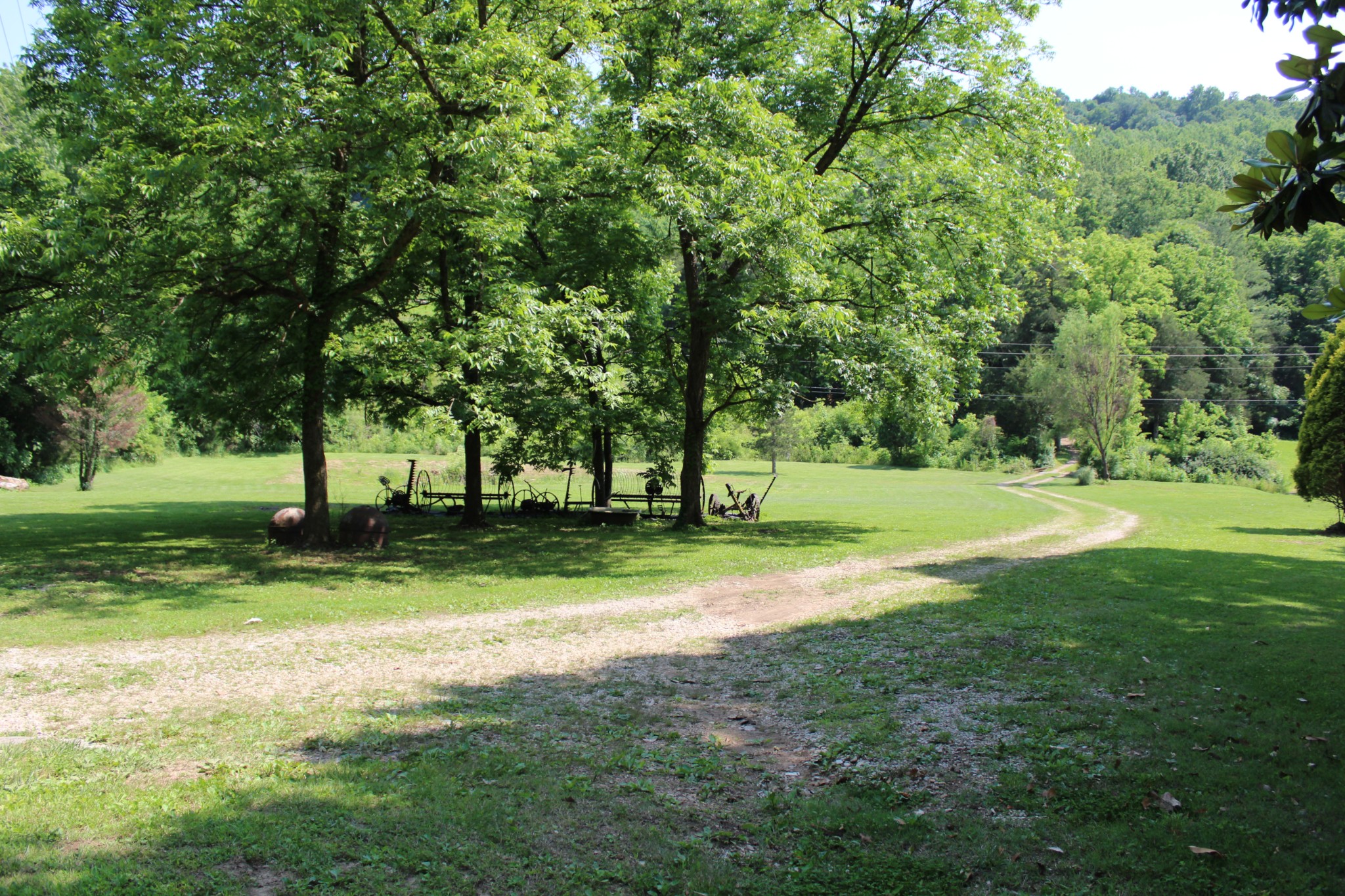 678 Love Valley Rd Property Photo