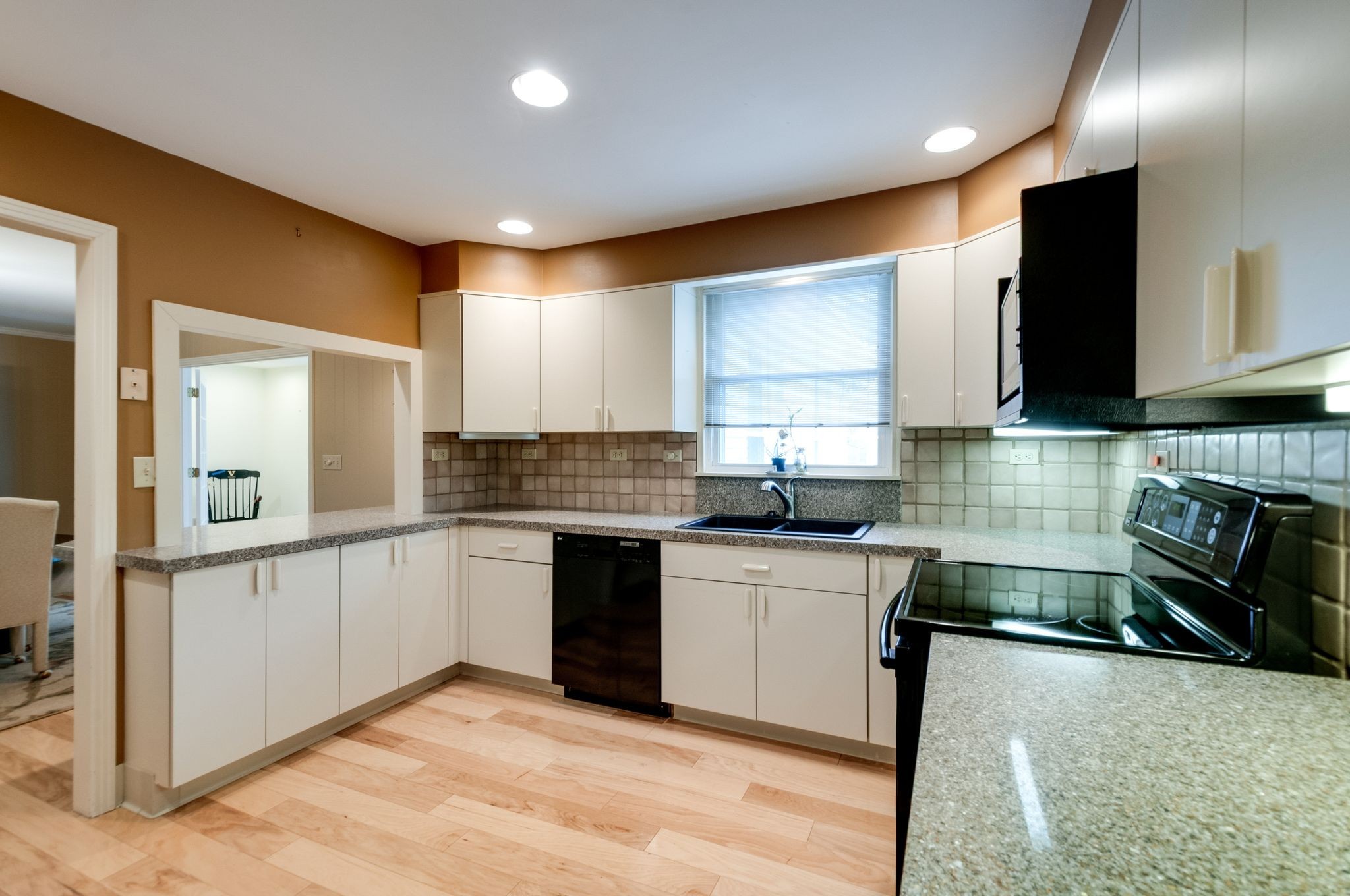 6307 Park Ln Property Photo 17