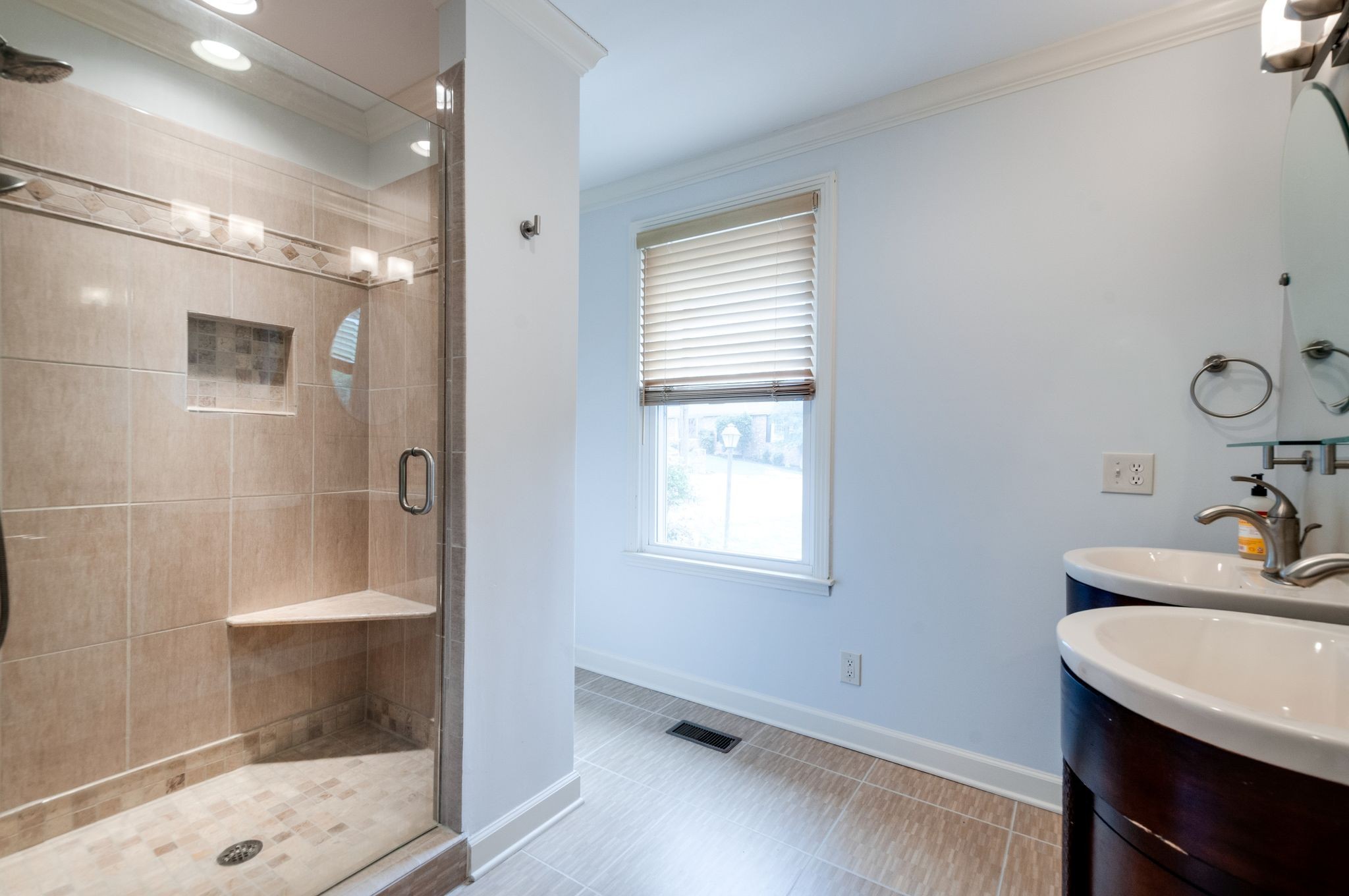 6307 Park Ln Property Photo 22