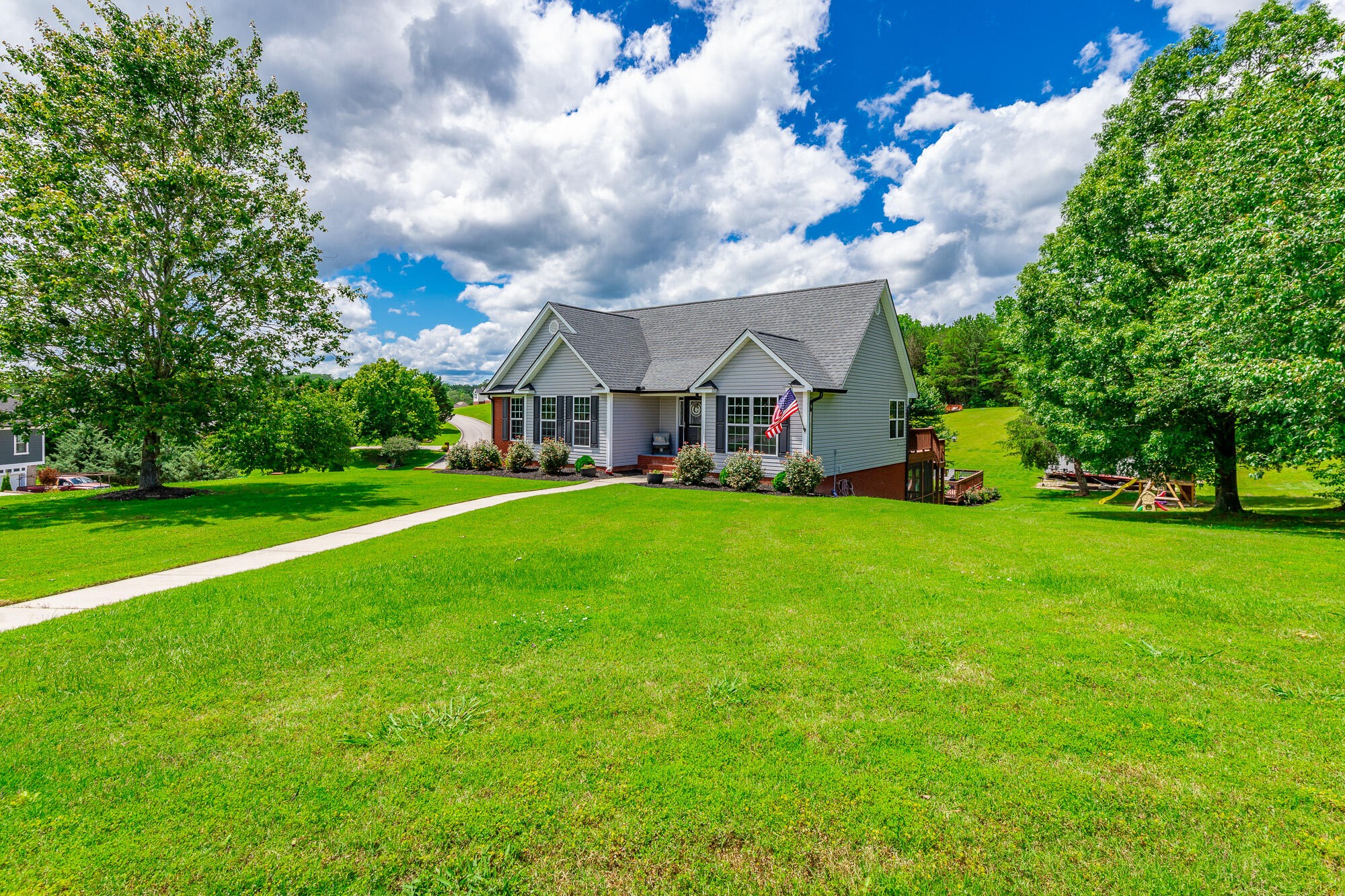 177 Oak Meadow Drive Property Photo 1