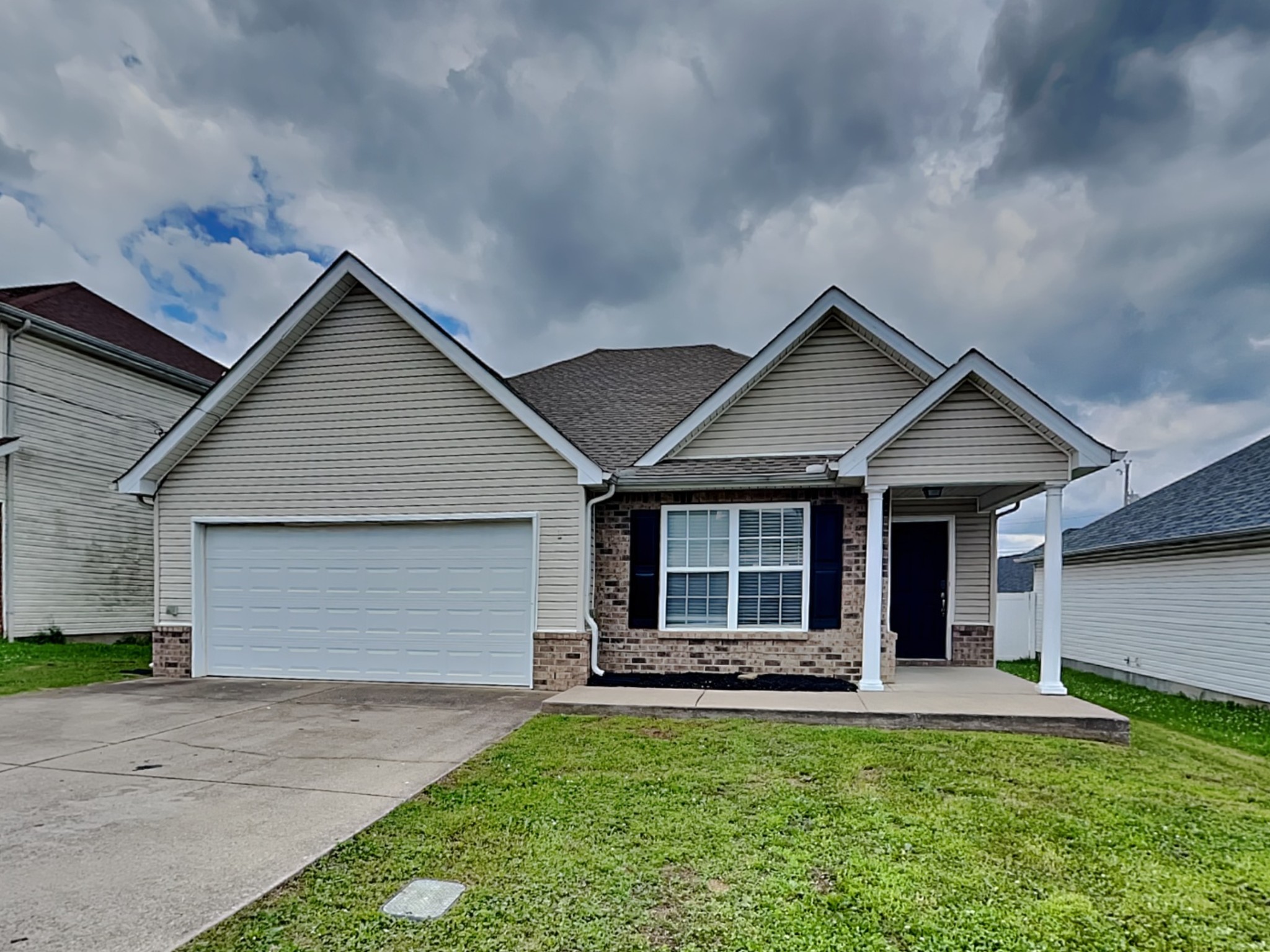 323 Sarna Dr Property Photo 1