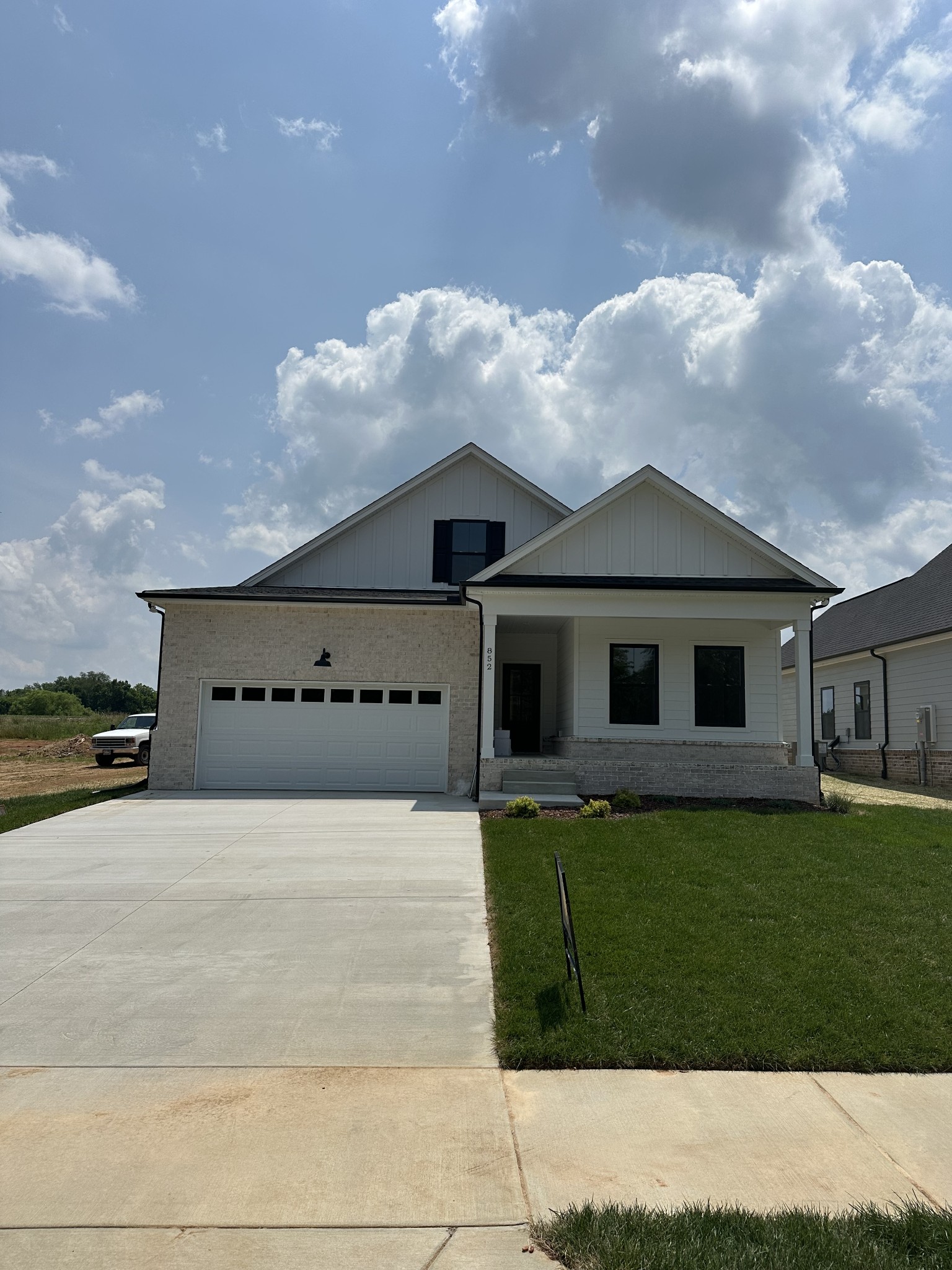 852 Parkside Blvd Property Photo 1