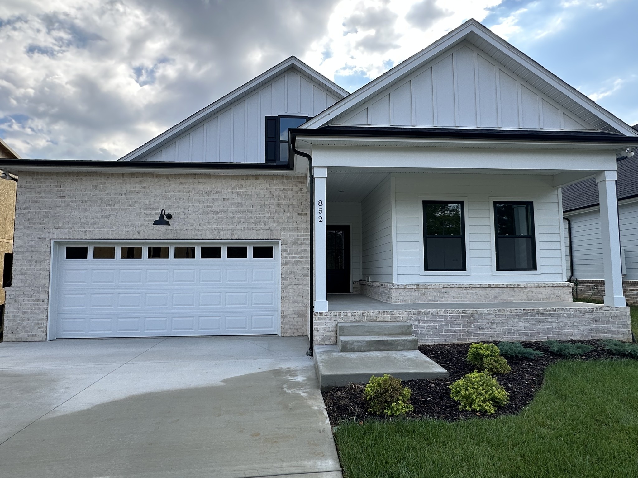 852 Parkside Blvd Property Photo 1