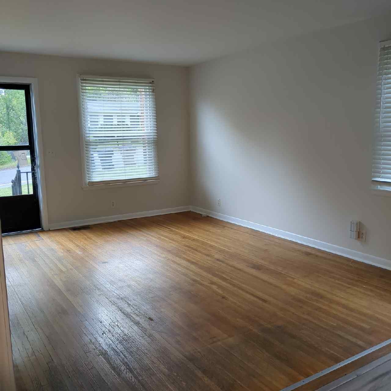 493 Westcrest Dr Property Photo 4