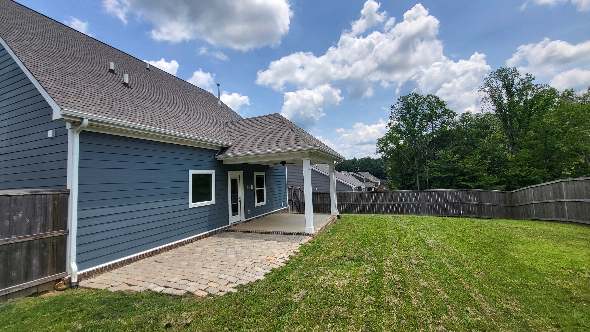 1060 Brayden Dr Property Photo 2