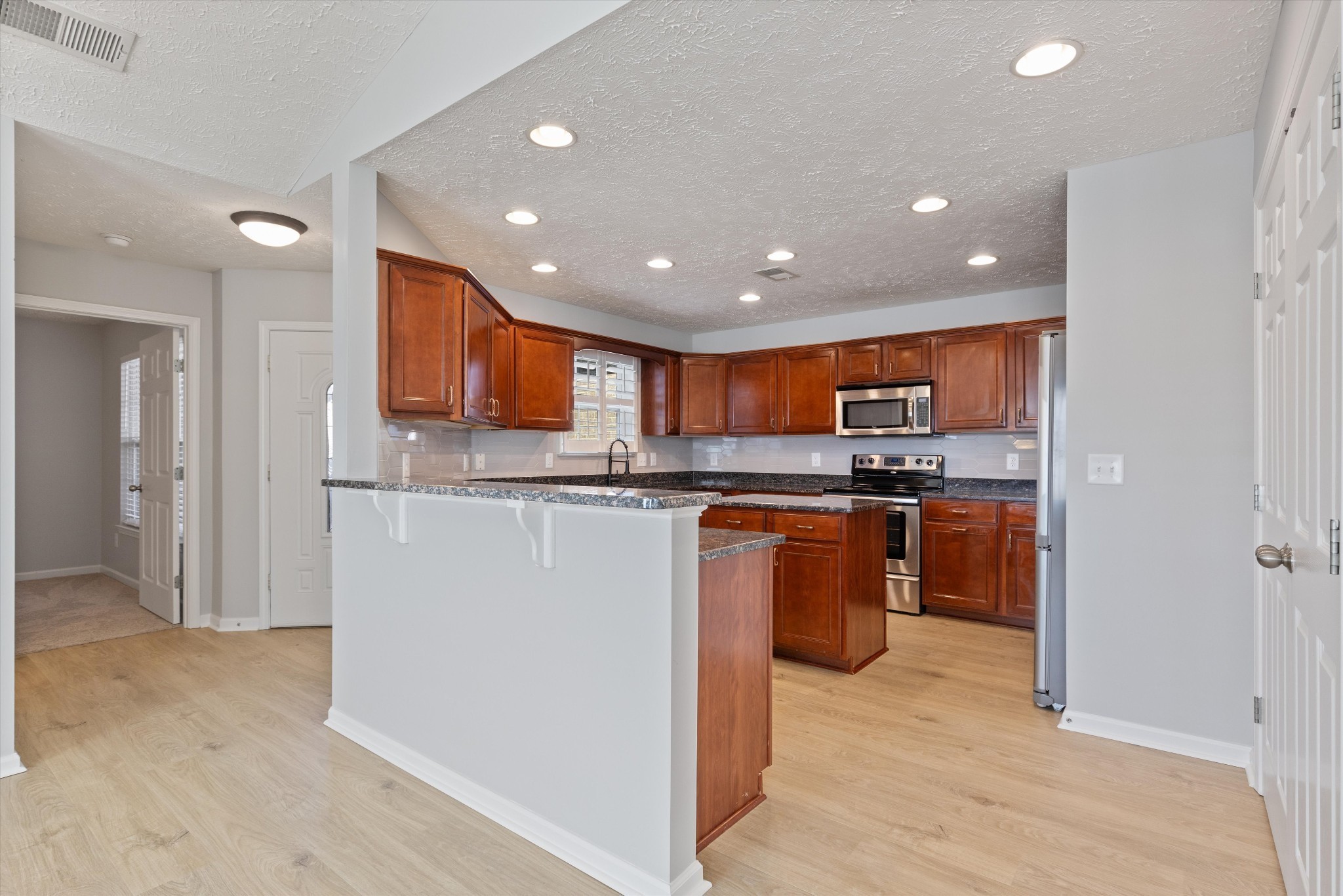 395 Devon Chase Hl Property Photo 14