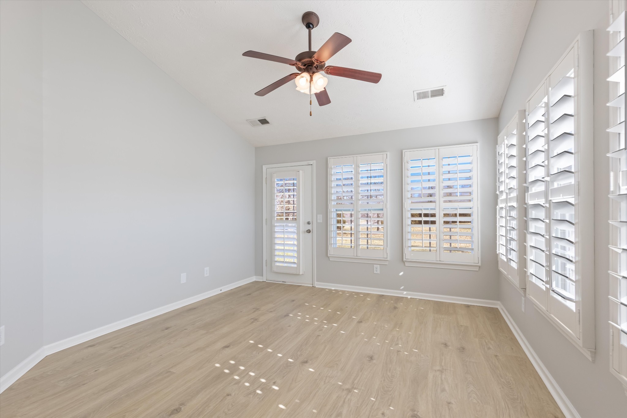 395 Devon Chase Hl Property Photo 20