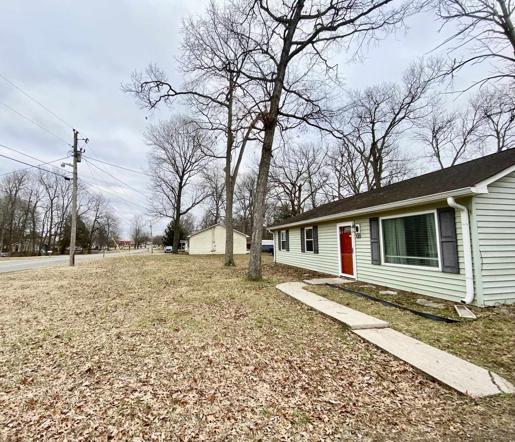 120 Holloway Dr Property Photo 3