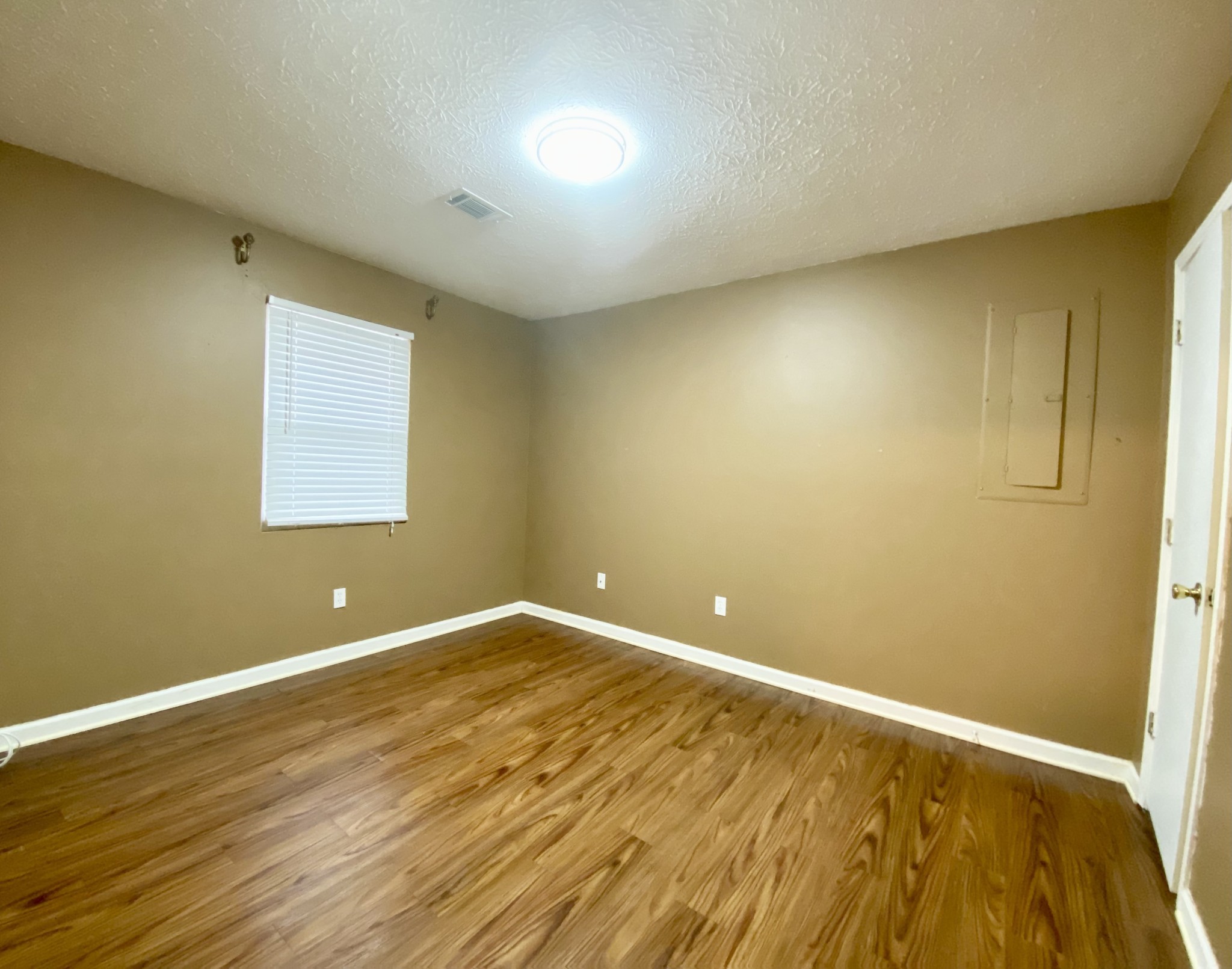 120 Holloway Dr Property Photo 12