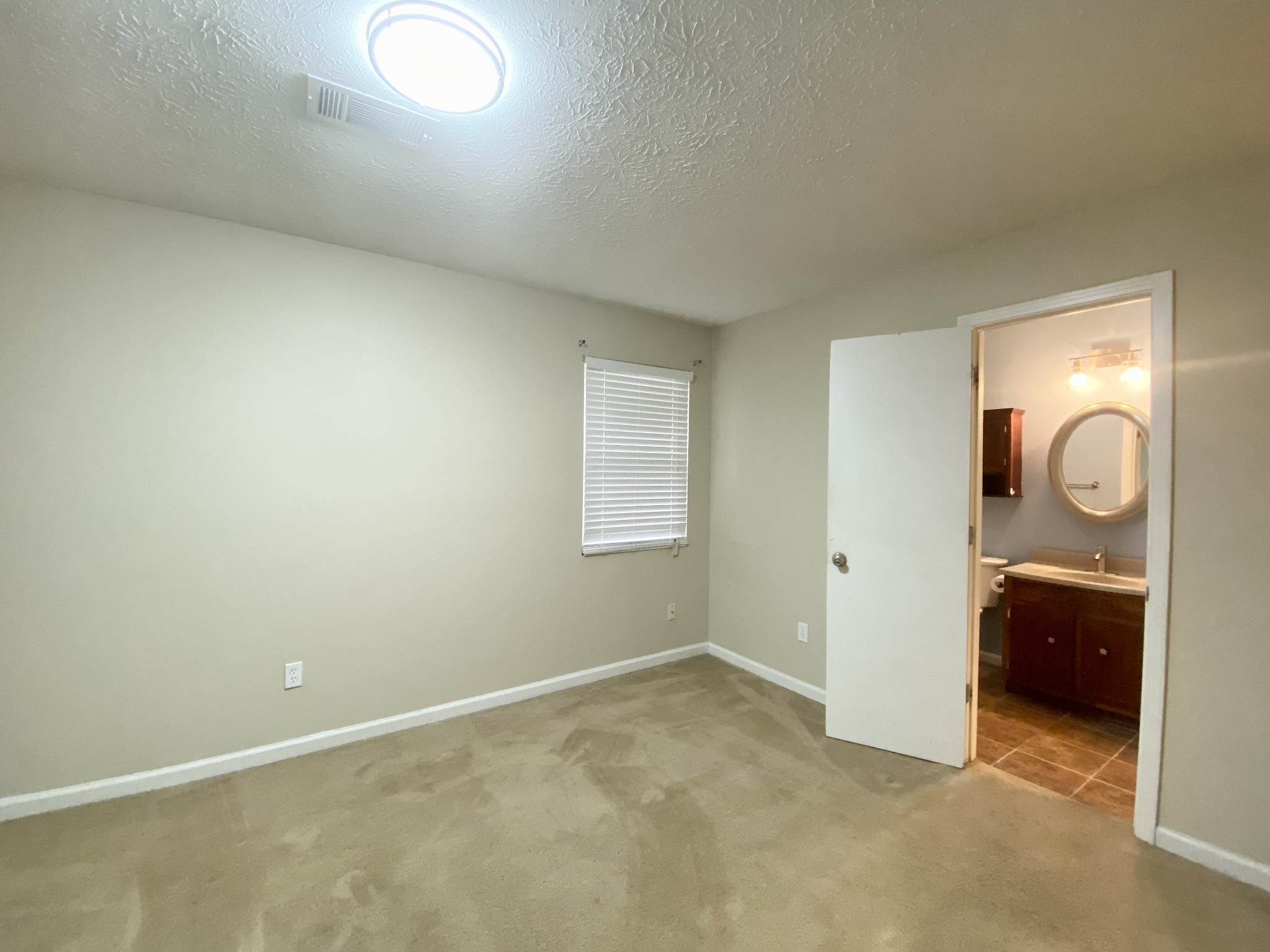120 Holloway Dr Property Photo 15