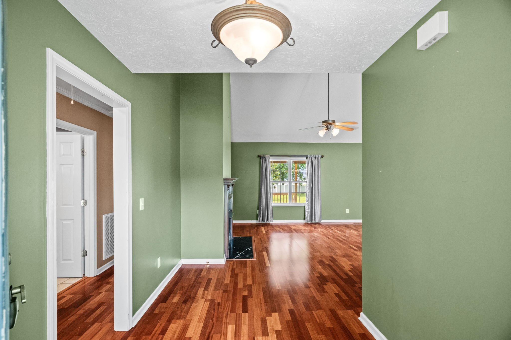 406 Remington Ave Property Photo 3