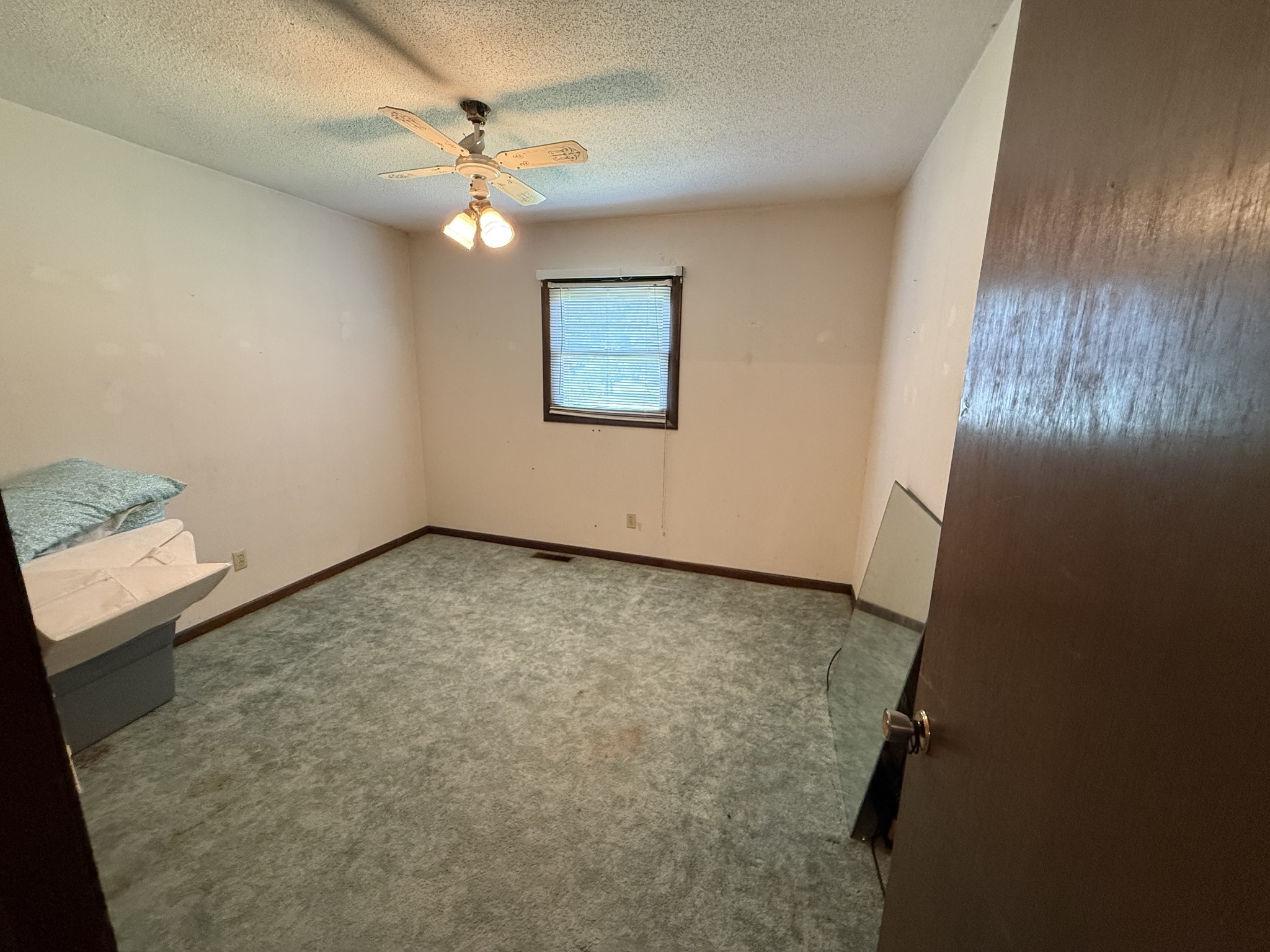 1221 Hillcrest Dr Property Photo 14