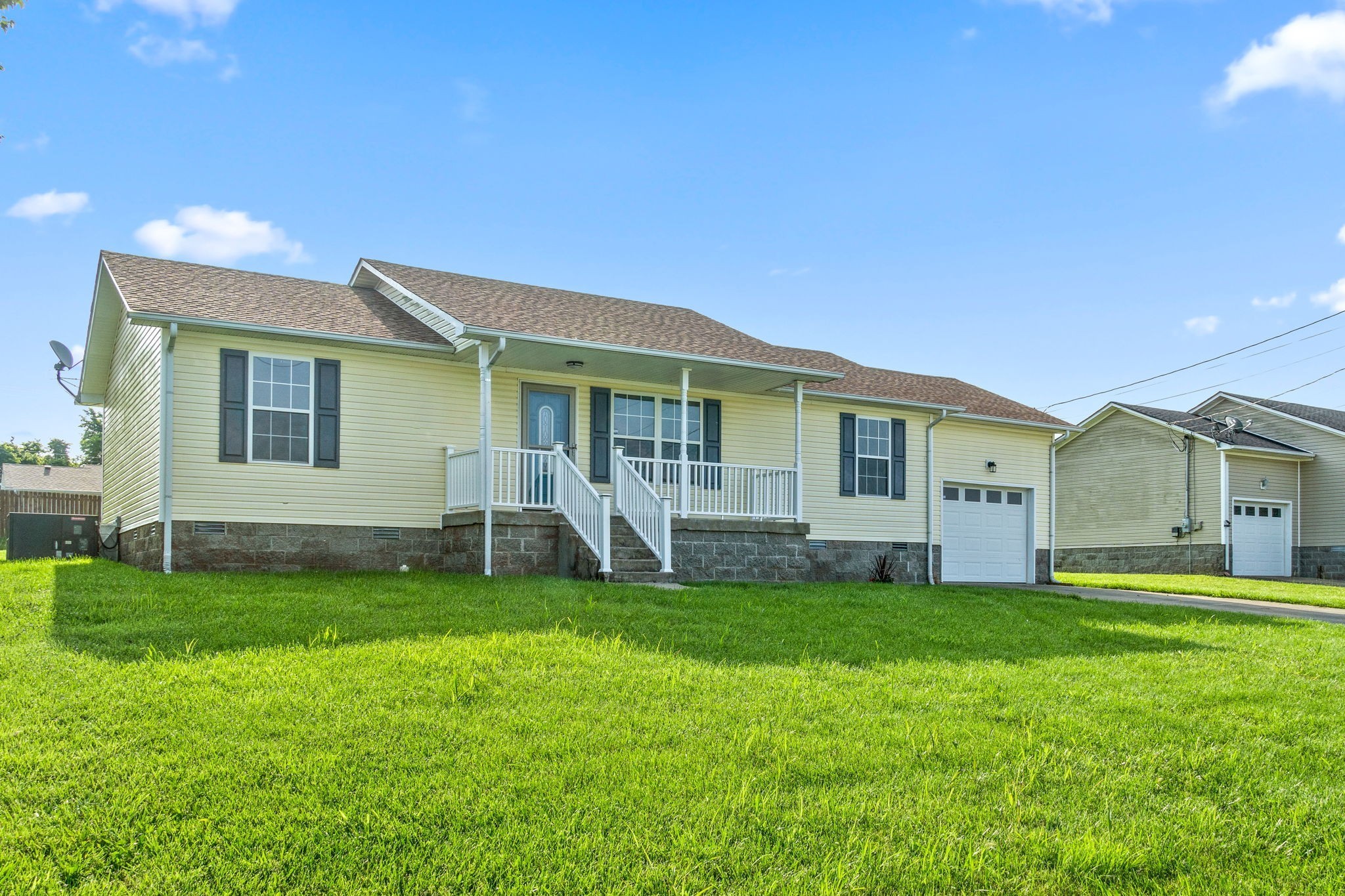 312 Chesire Way Property Photo 2