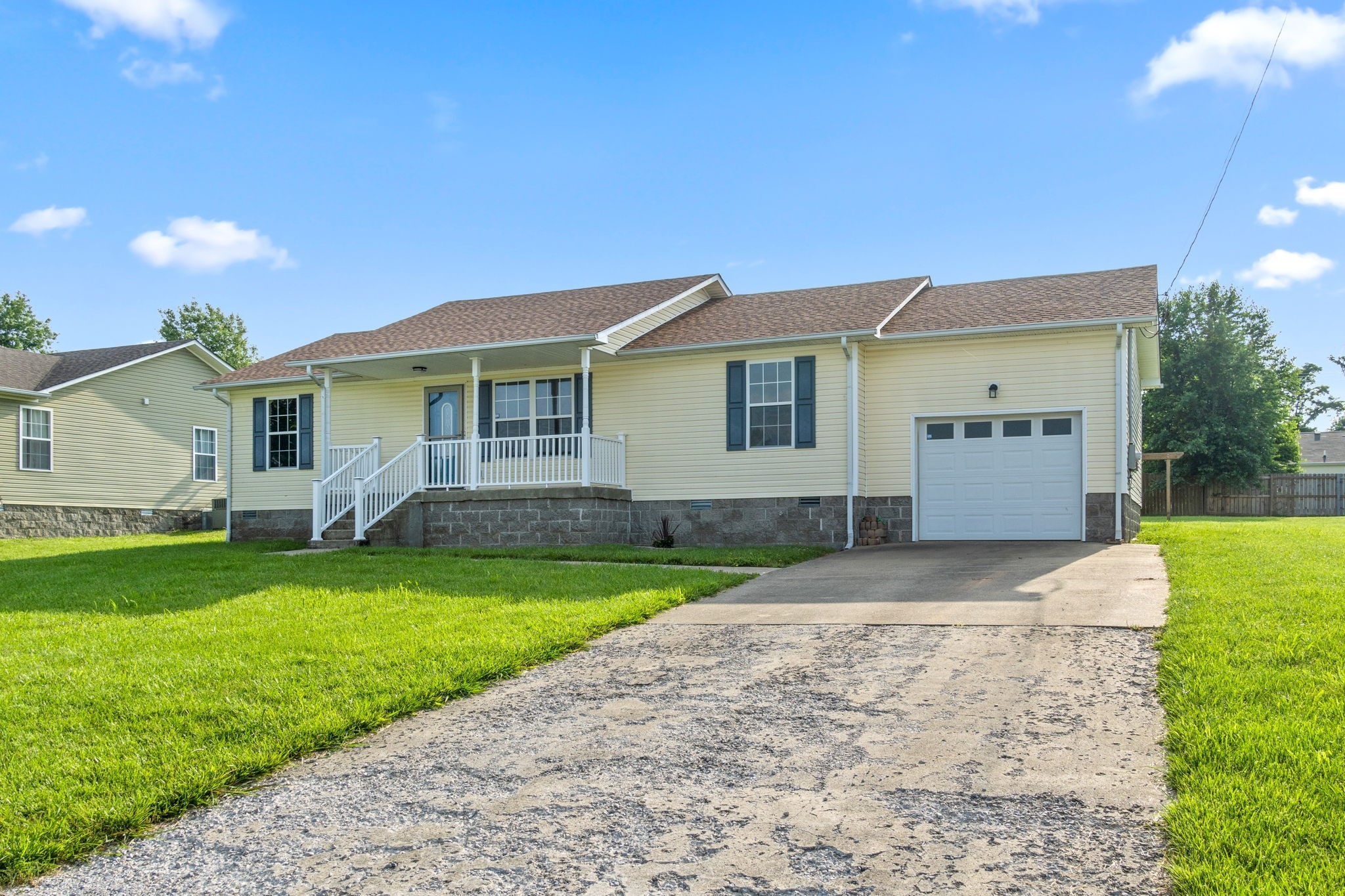 312 Chesire Way Property Photo 3