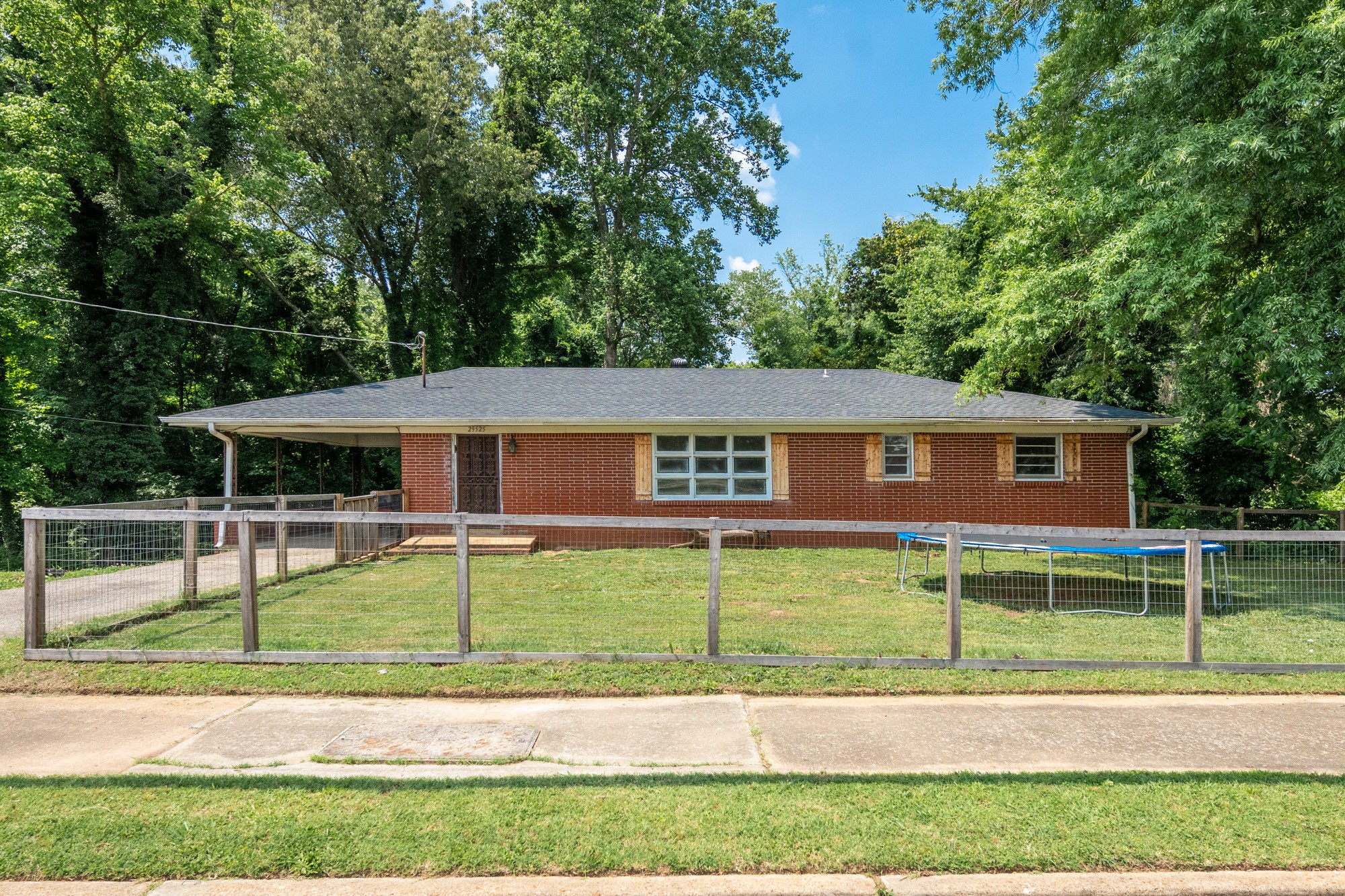 29525 Broad St Property Photo 1
