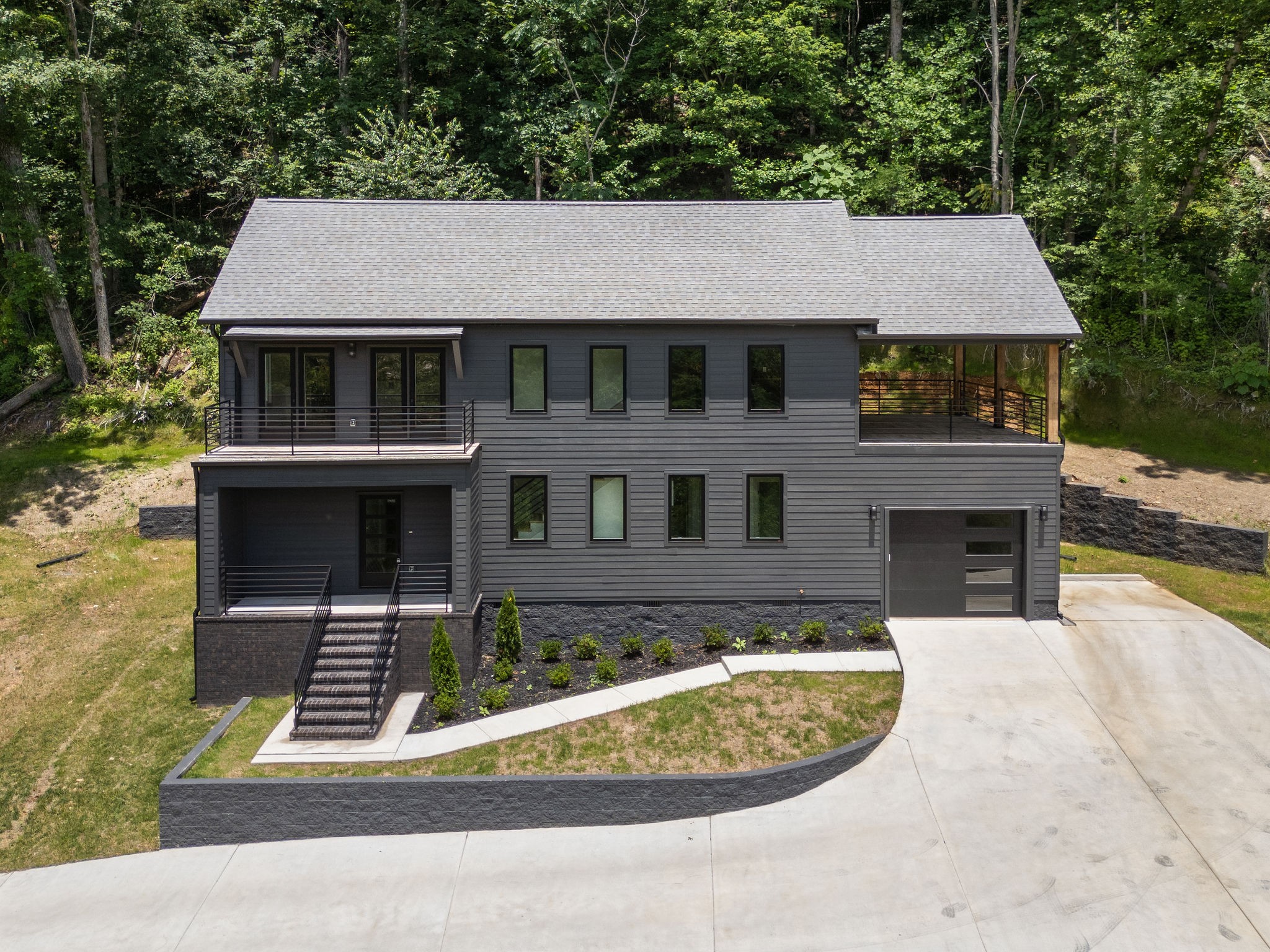 921 Blackberry Ridge Way Property Photo 1
