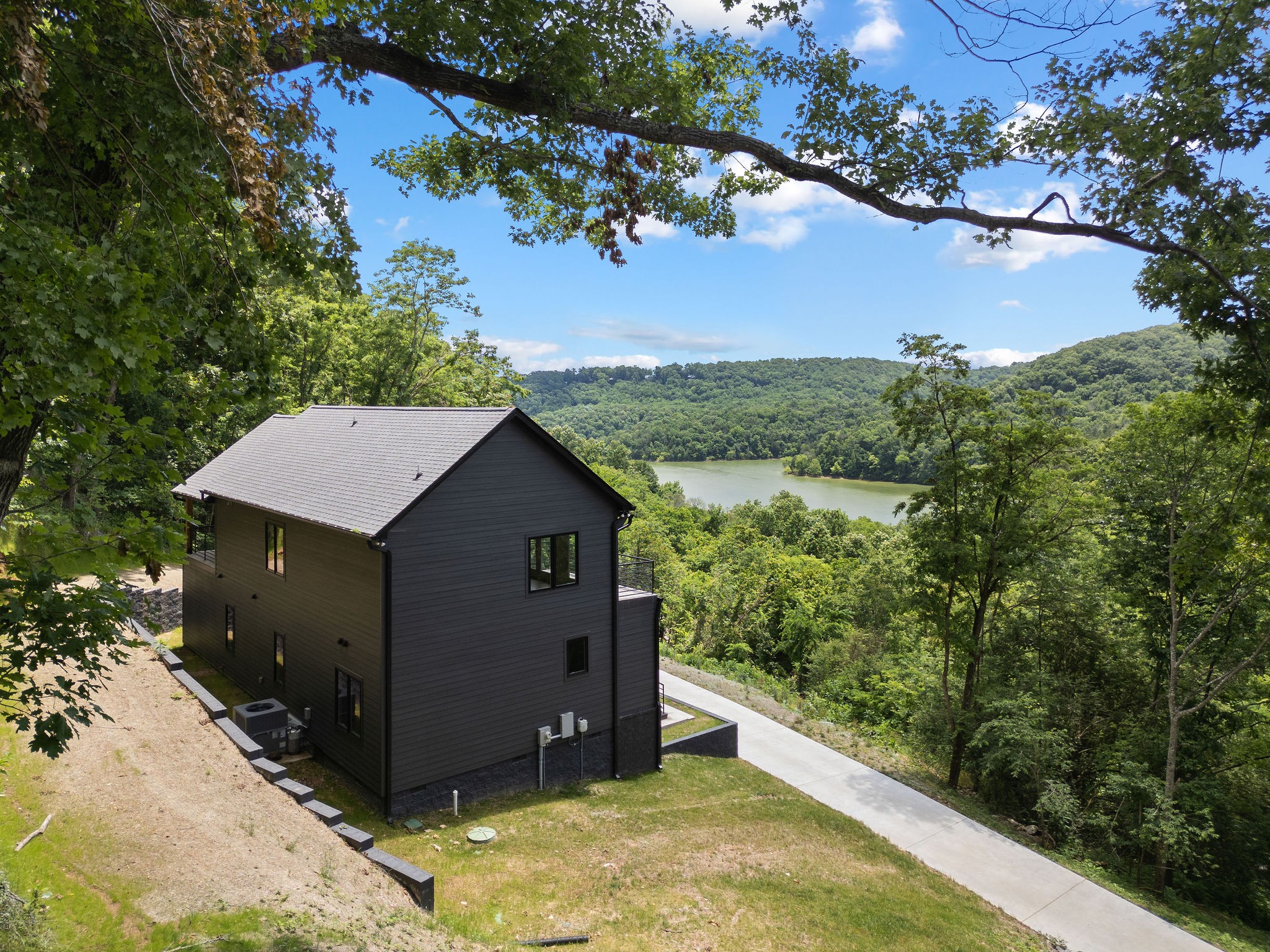 921 Blackberry Ridge Way Property Photo 6