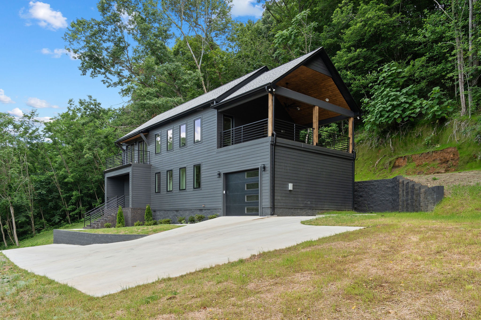 921 Blackberry Ridge Way Property Photo 8