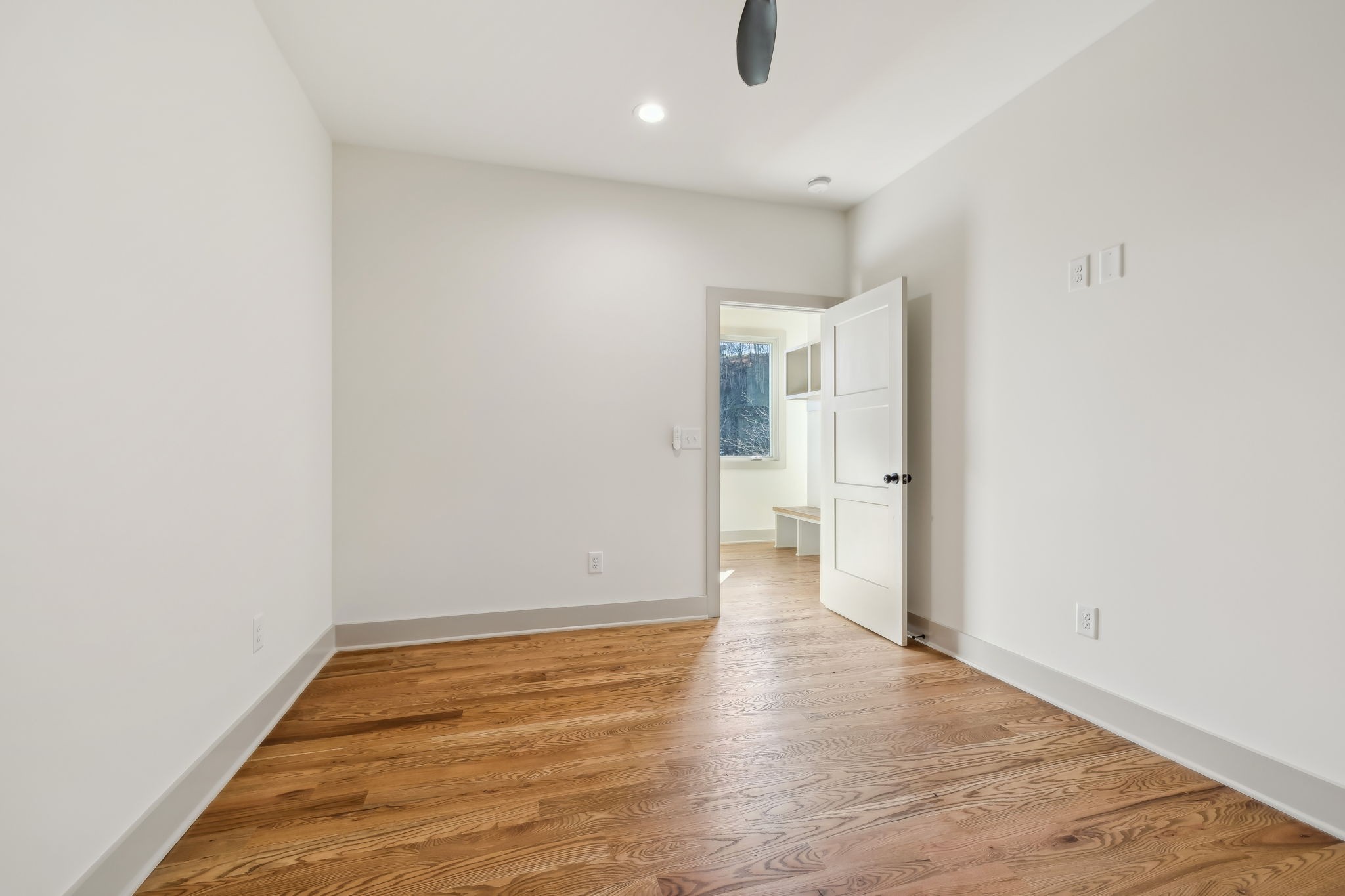 921 Blackberry Ridge Way Property Photo 14