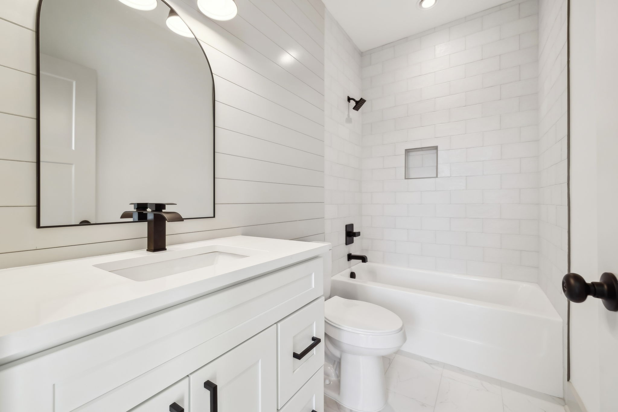 921 Blackberry Ridge Way Property Photo 16
