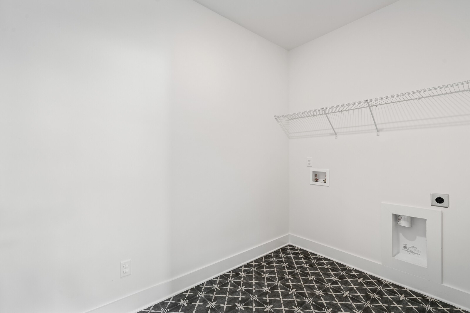 405 Old Spring Ln Property Photo 22