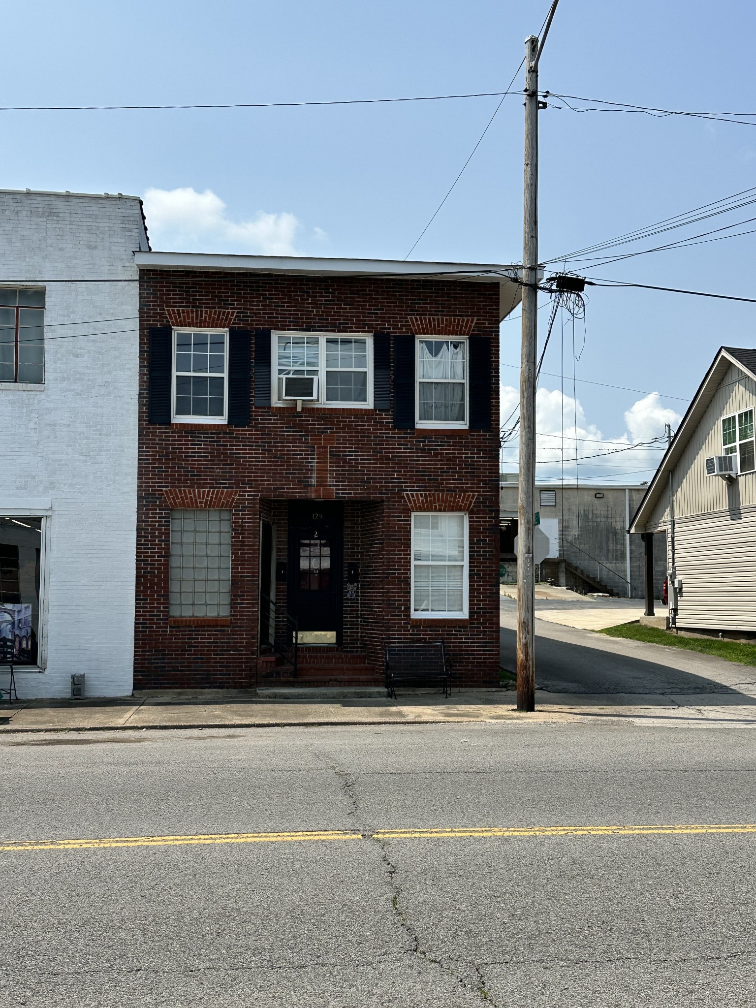 129 E Commerce St Property Photo 1