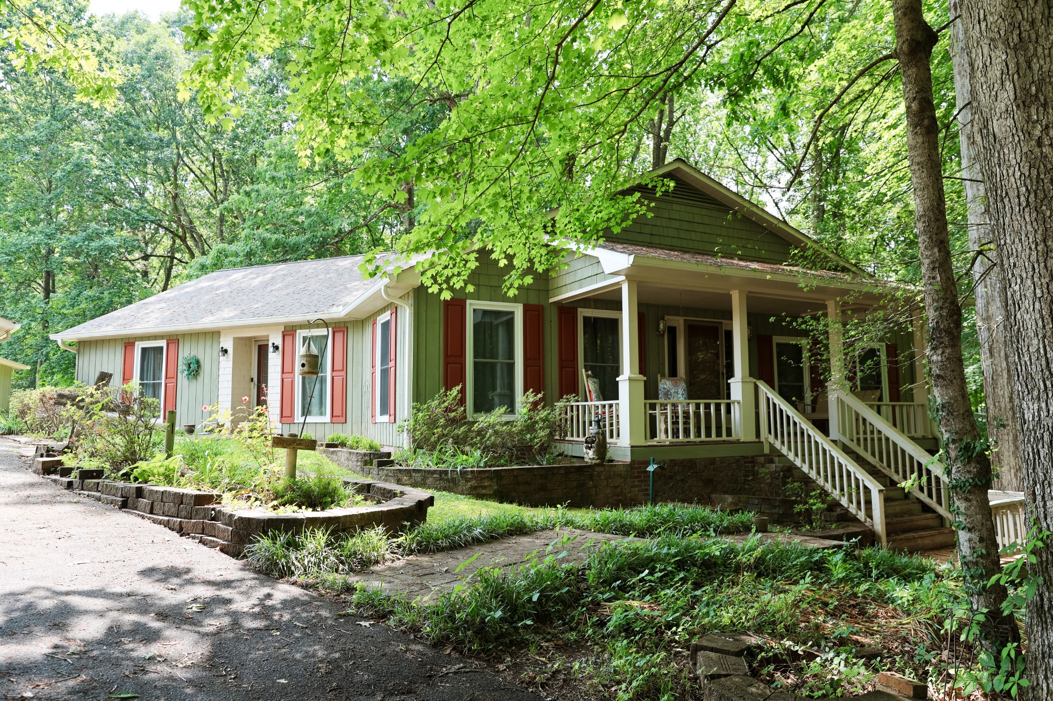 407 Oakwood Dr Property Photo 1