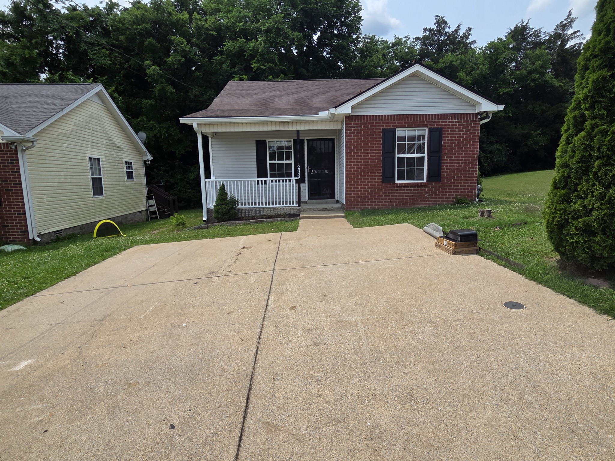 2049 Williams Valley Dr Property Photo 1