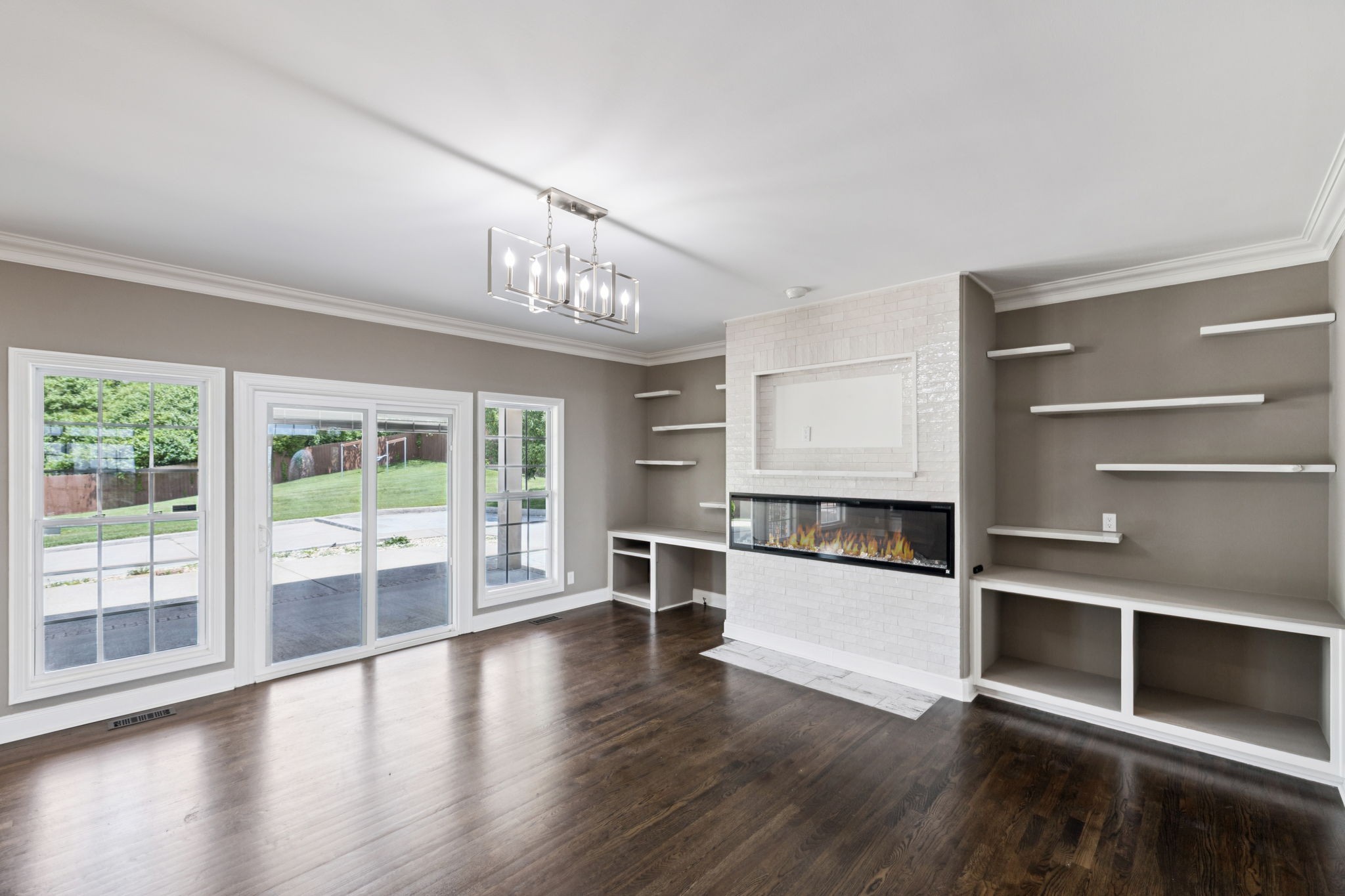 109 Chalford Pl Property Photo 2