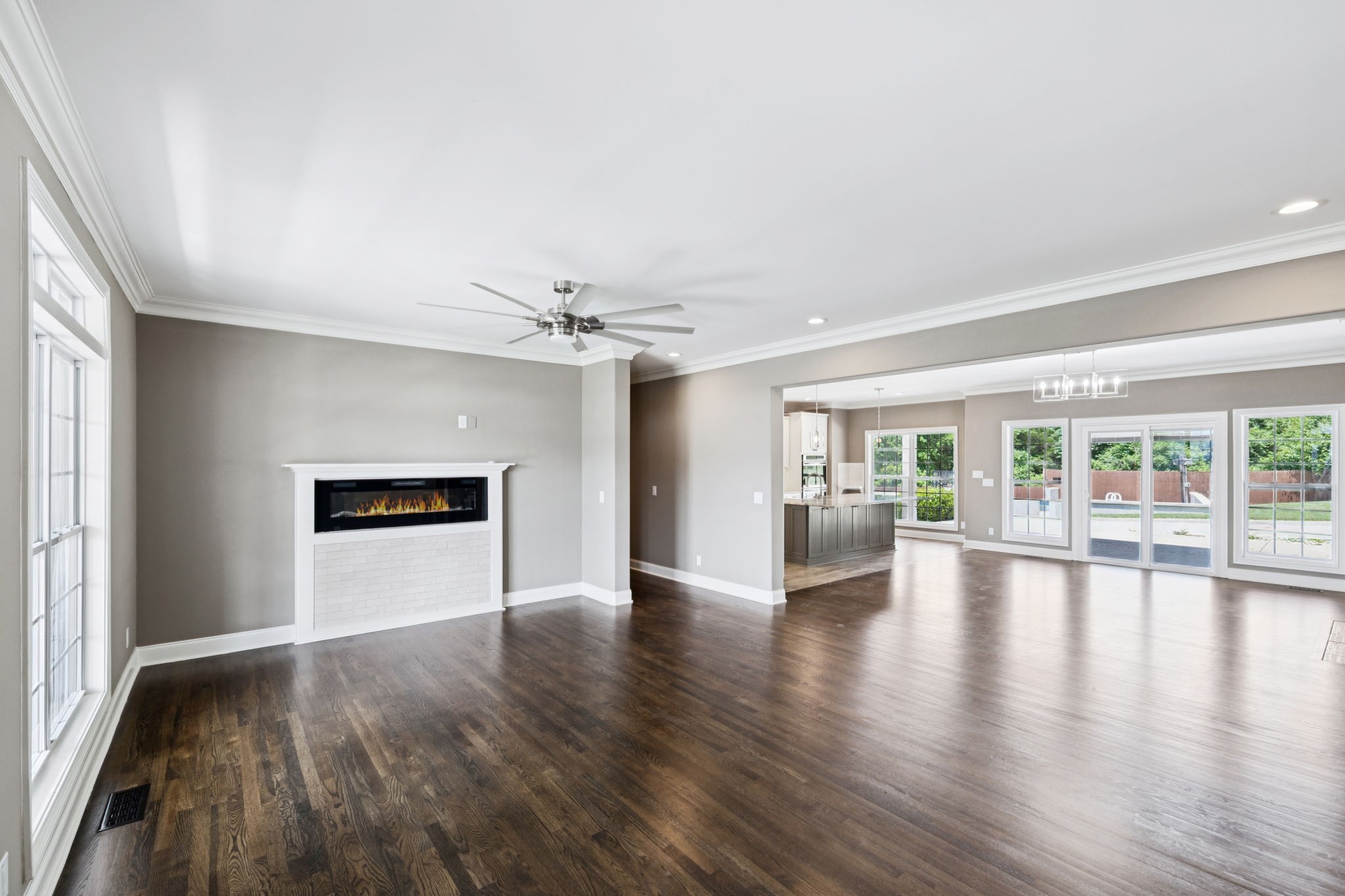 109 Chalford Pl Property Photo 3