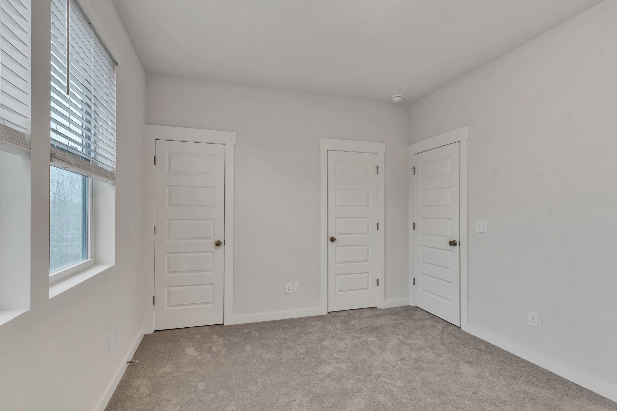418 Seneca St Property Photo 14
