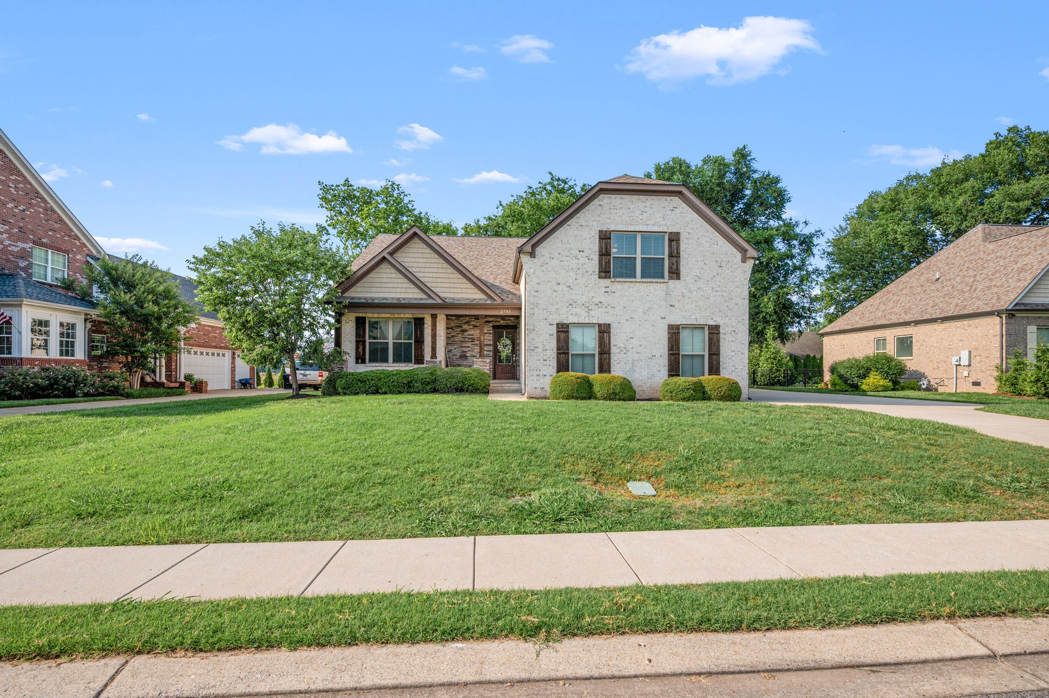 2743 Crowne Pointe Dr Property Photo 3