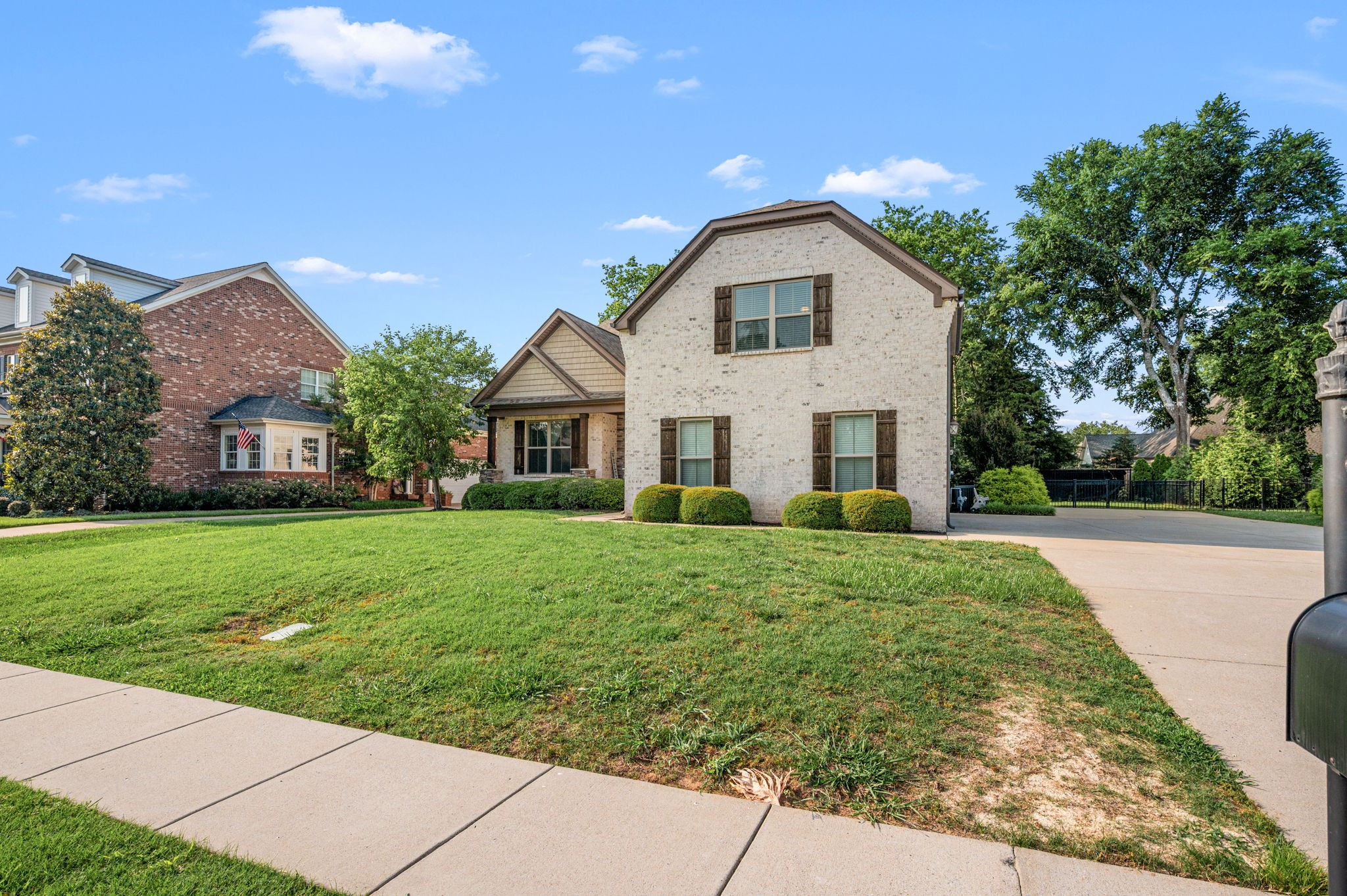 2743 Crowne Pointe Dr Property Photo 4