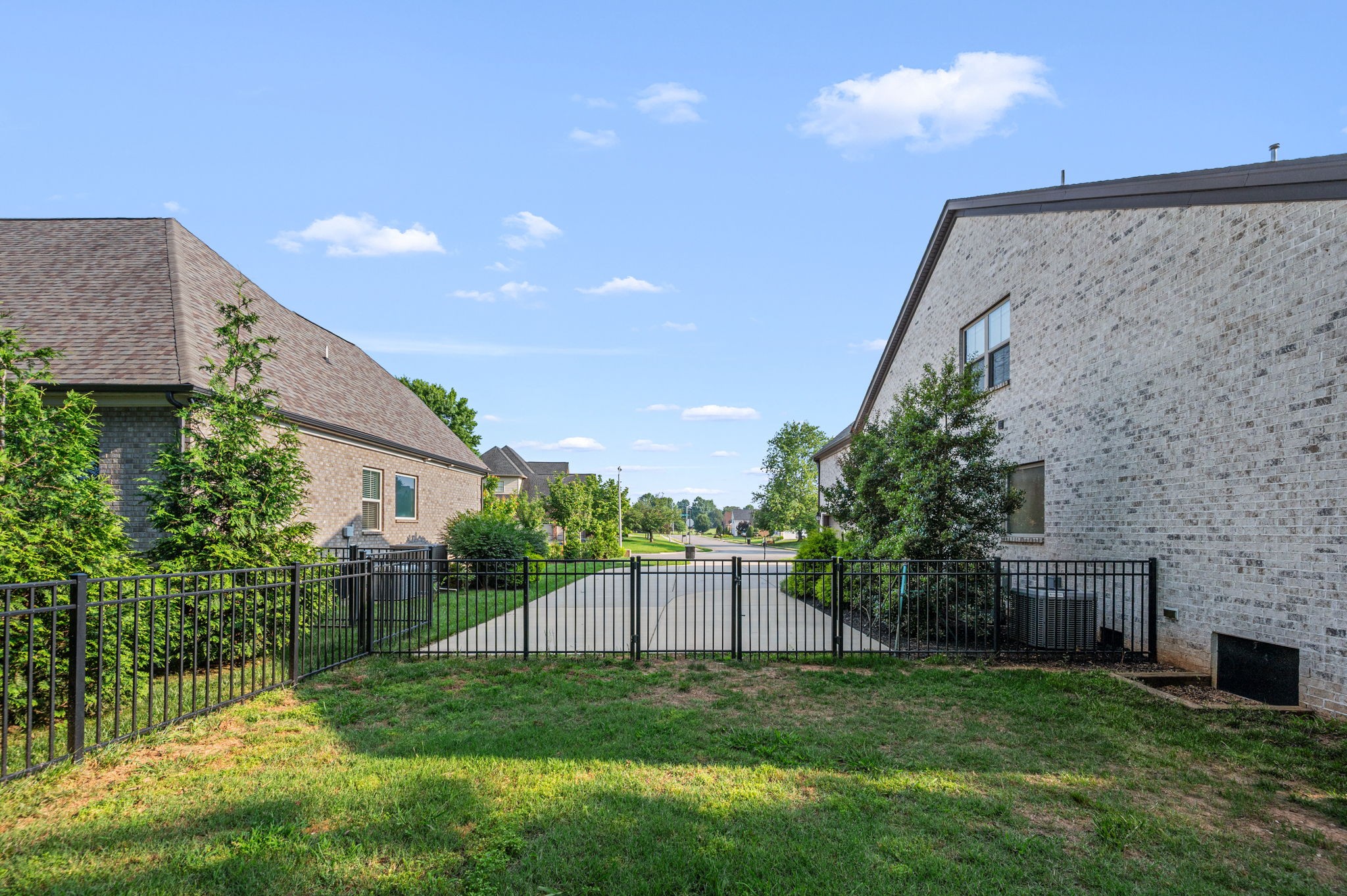 2743 Crowne Pointe Dr Property Photo 40