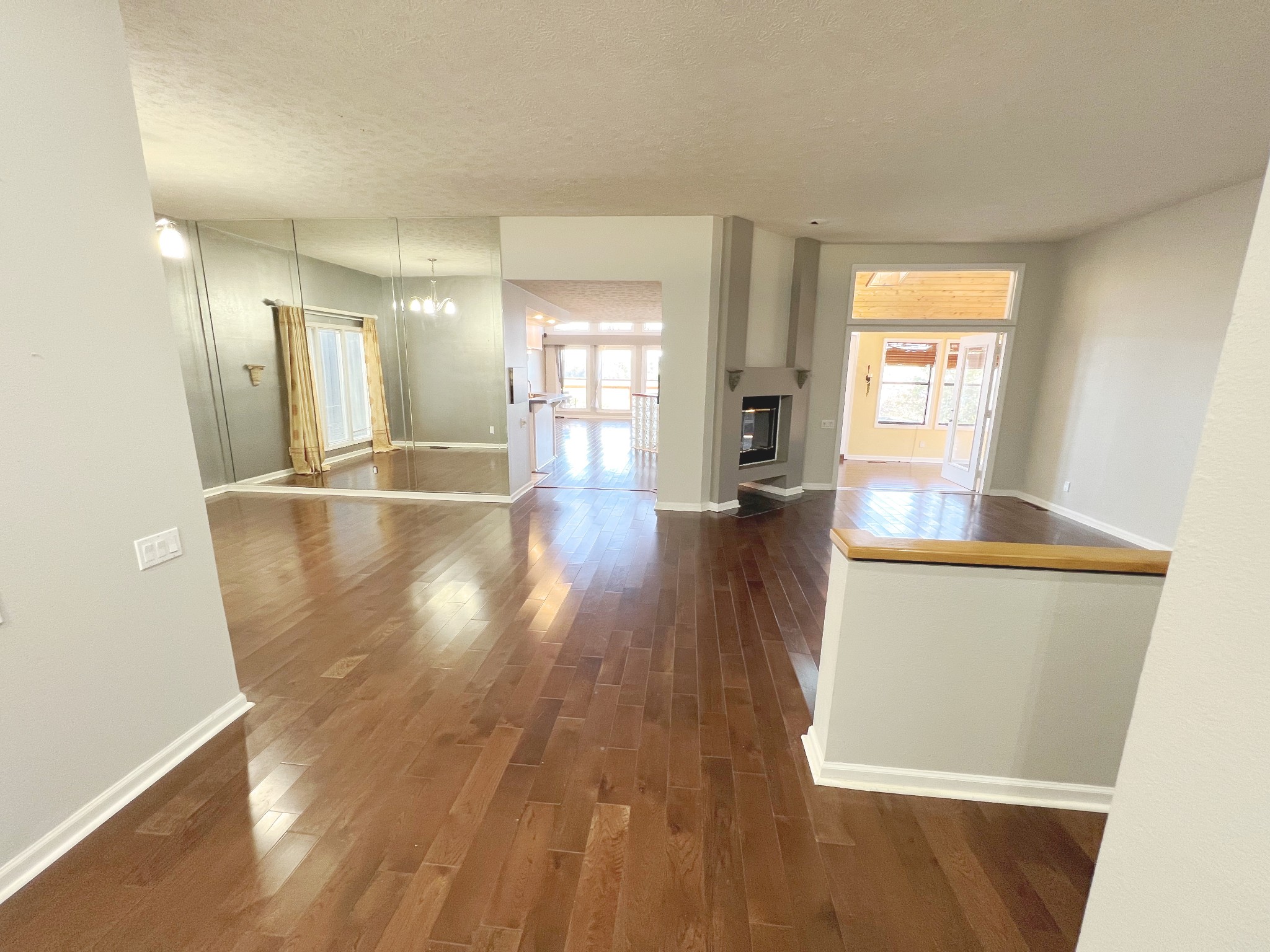 1068 Hickory Harbor Dr Property Photo 7