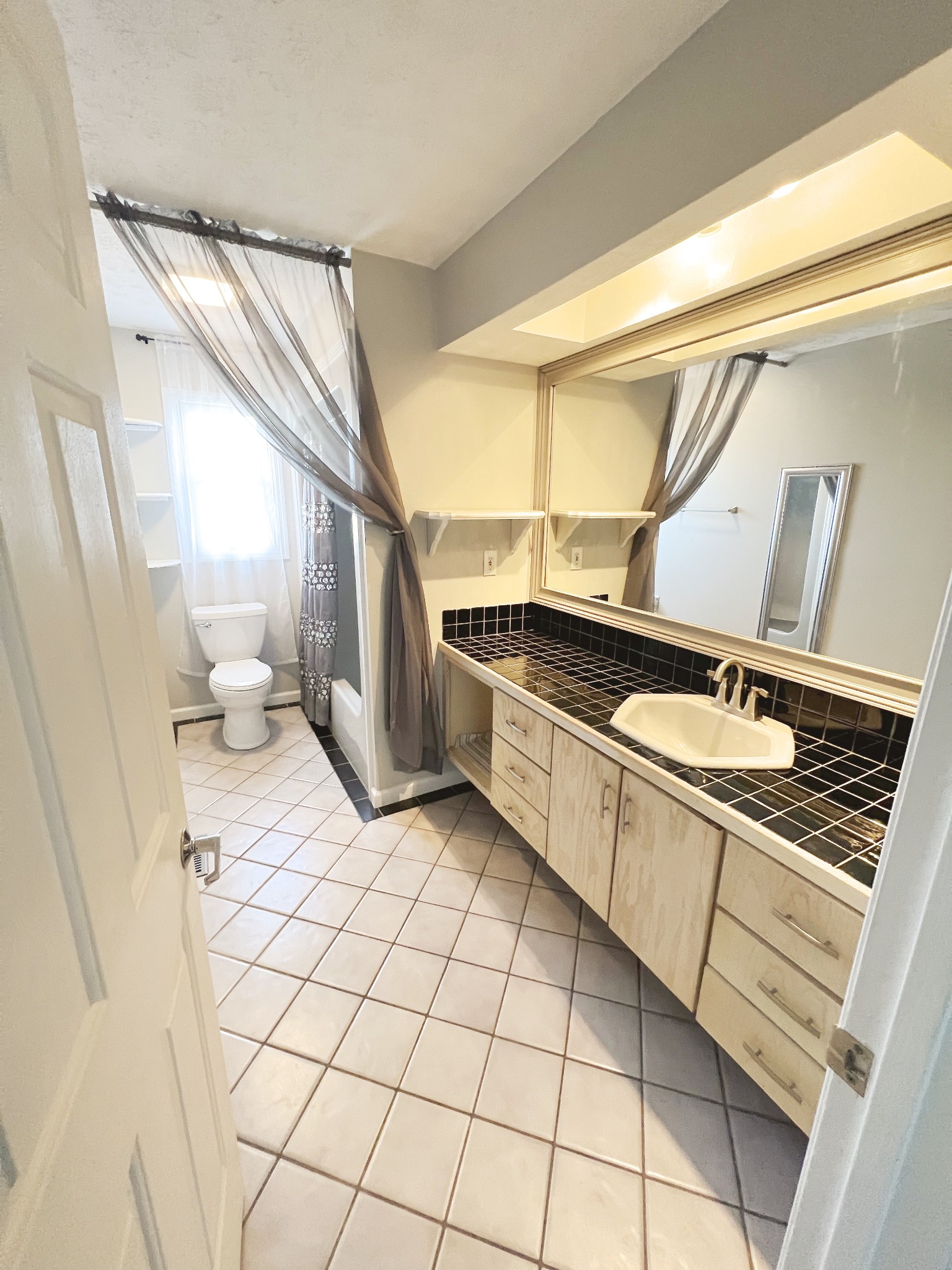 1068 Hickory Harbor Dr Property Photo 15