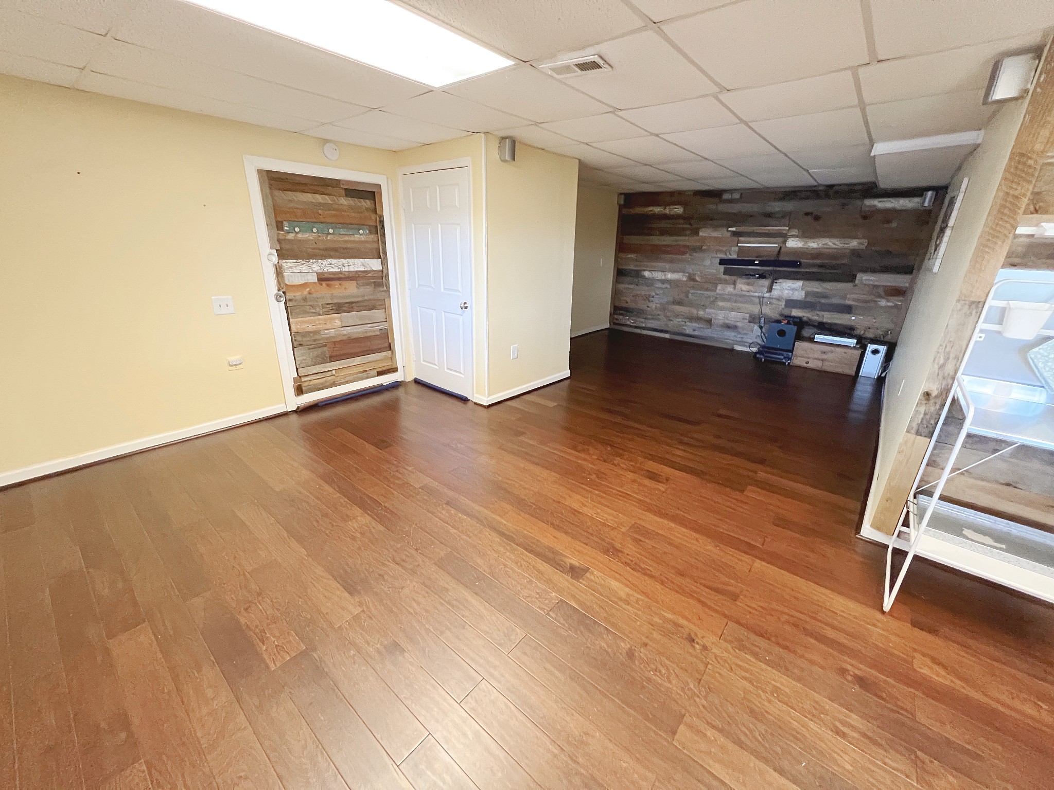 1068 Hickory Harbor Dr Property Photo 18