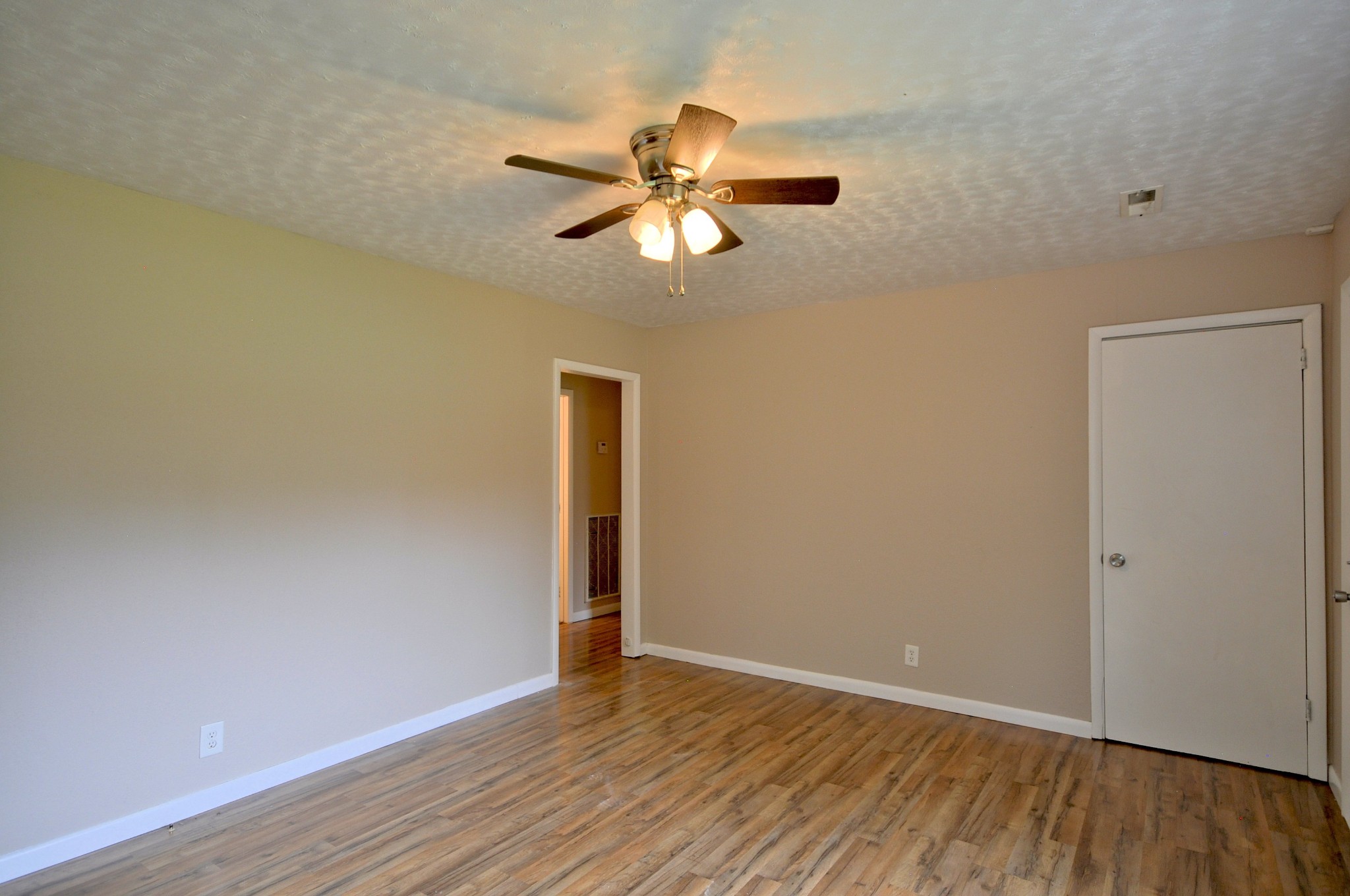 267 Raintree Dr Property Photo 4