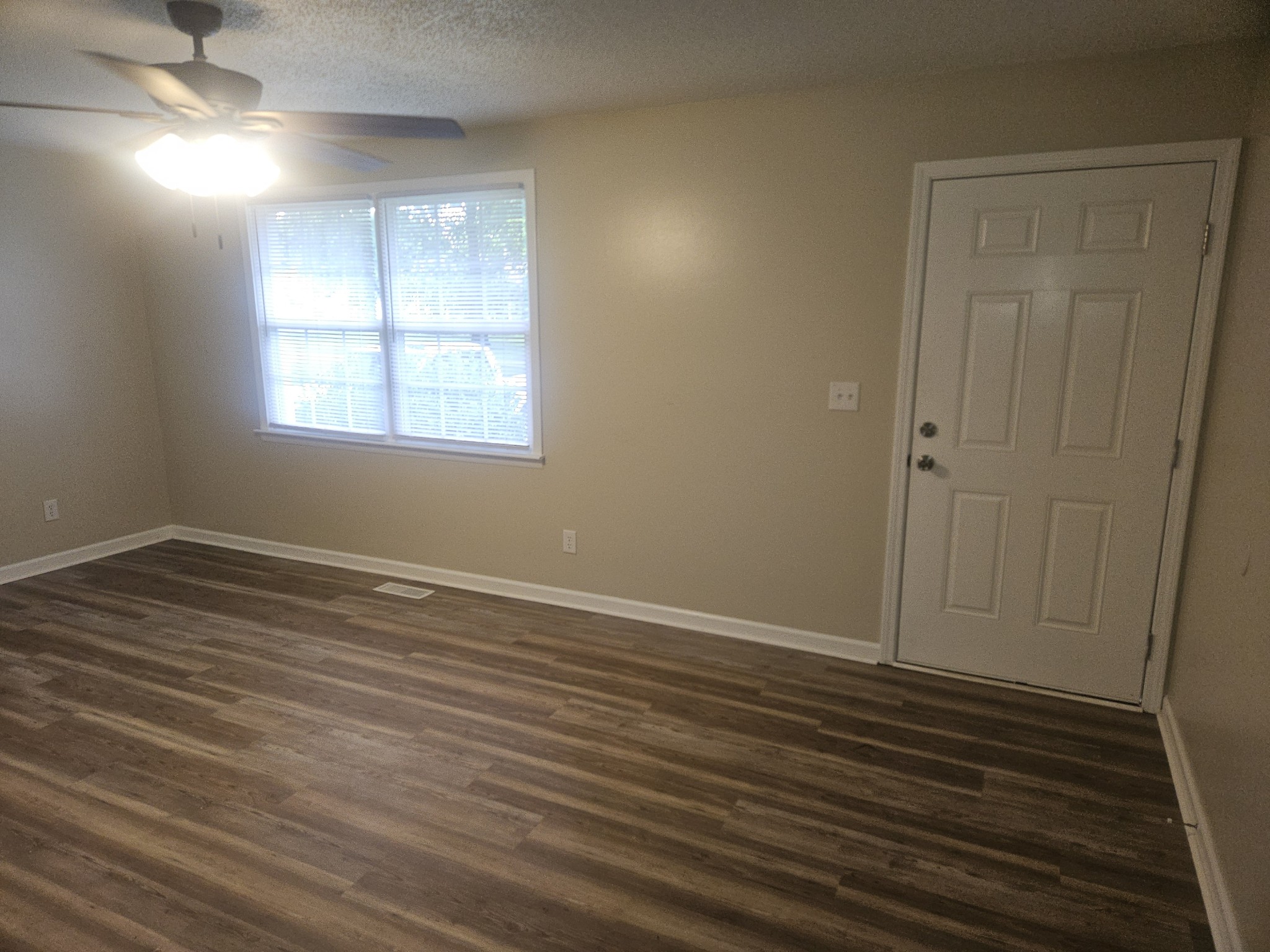 6731 Forrest Ln Property Photo 3