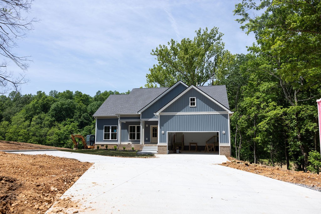 5570 Chambers Rd Property Photo 1